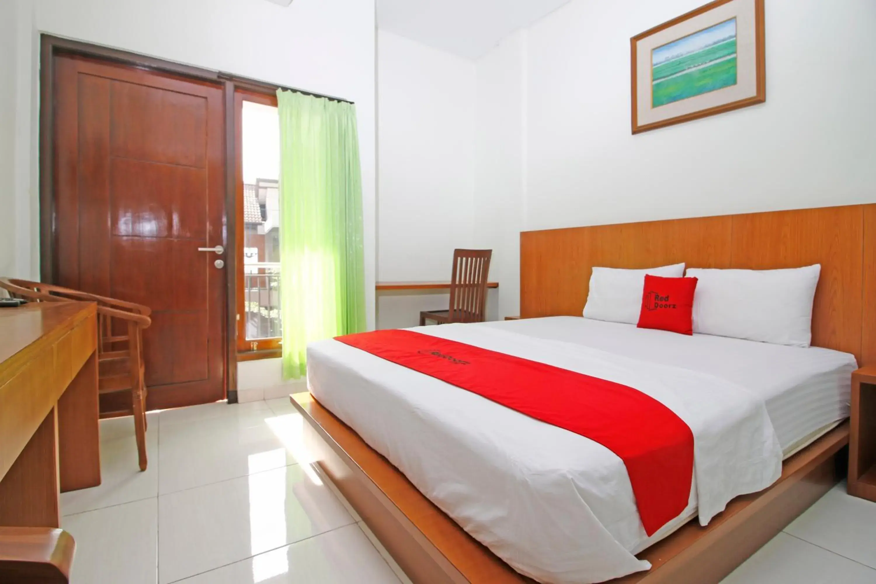 Bedroom, Bed in RedDoorz @ Turangga Sari