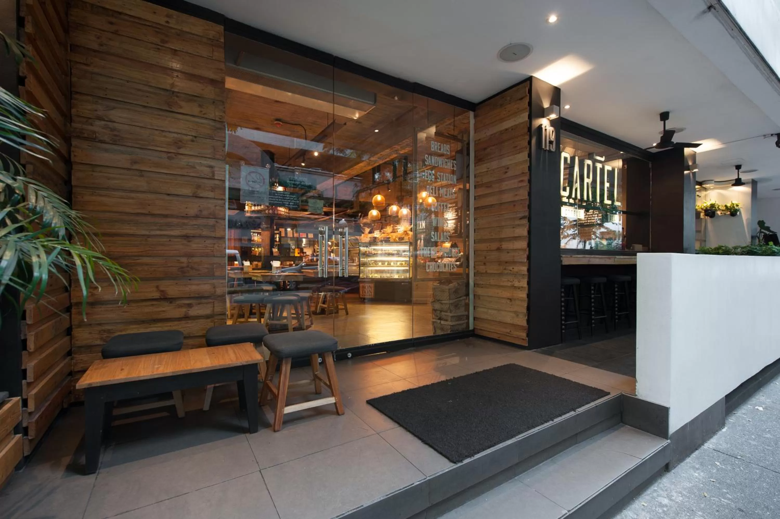 Restaurant/places to eat in The Picasso Boutique Serviced Residences Managed by HII