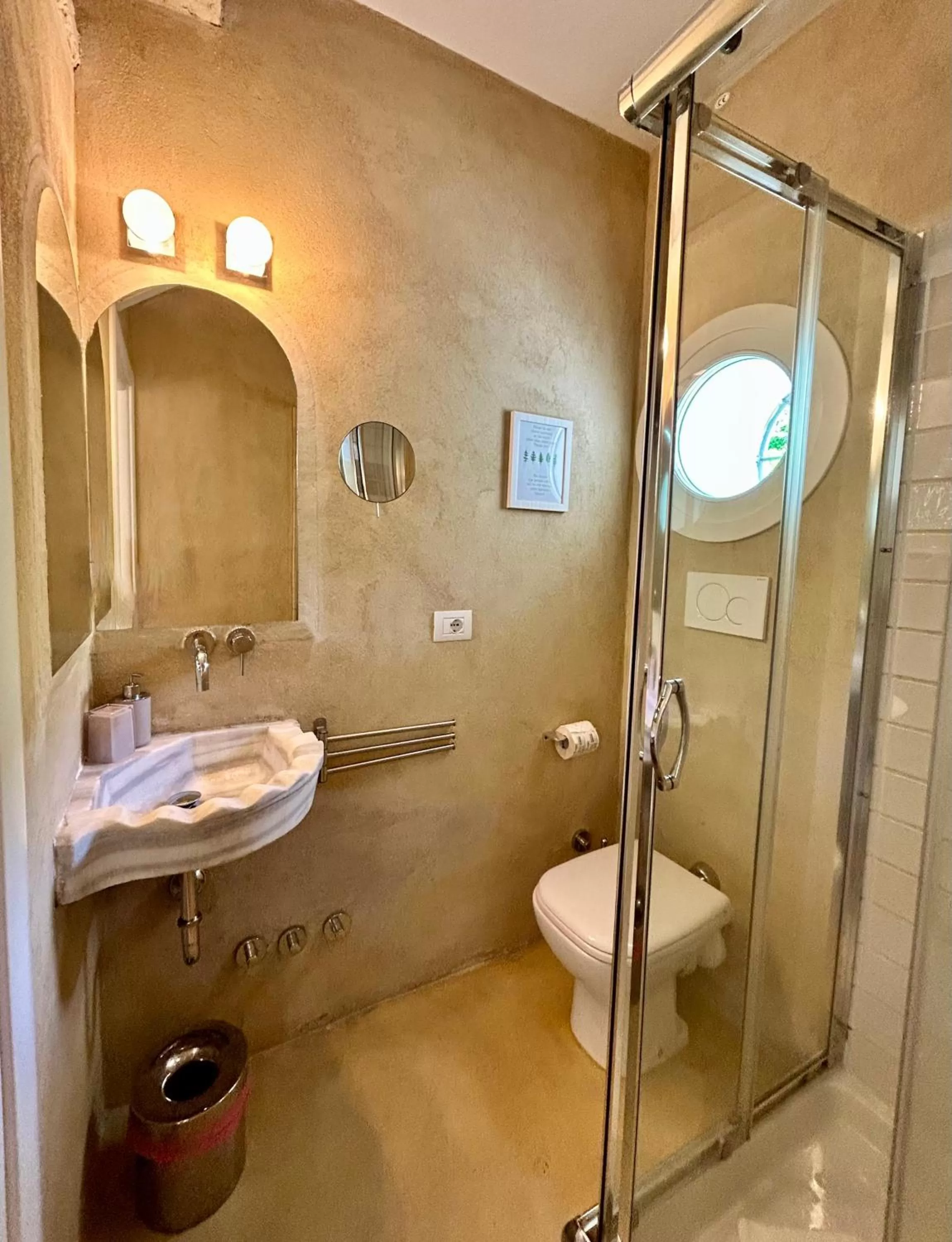 Bathroom in White Lilac Romantic B&B - Adults only