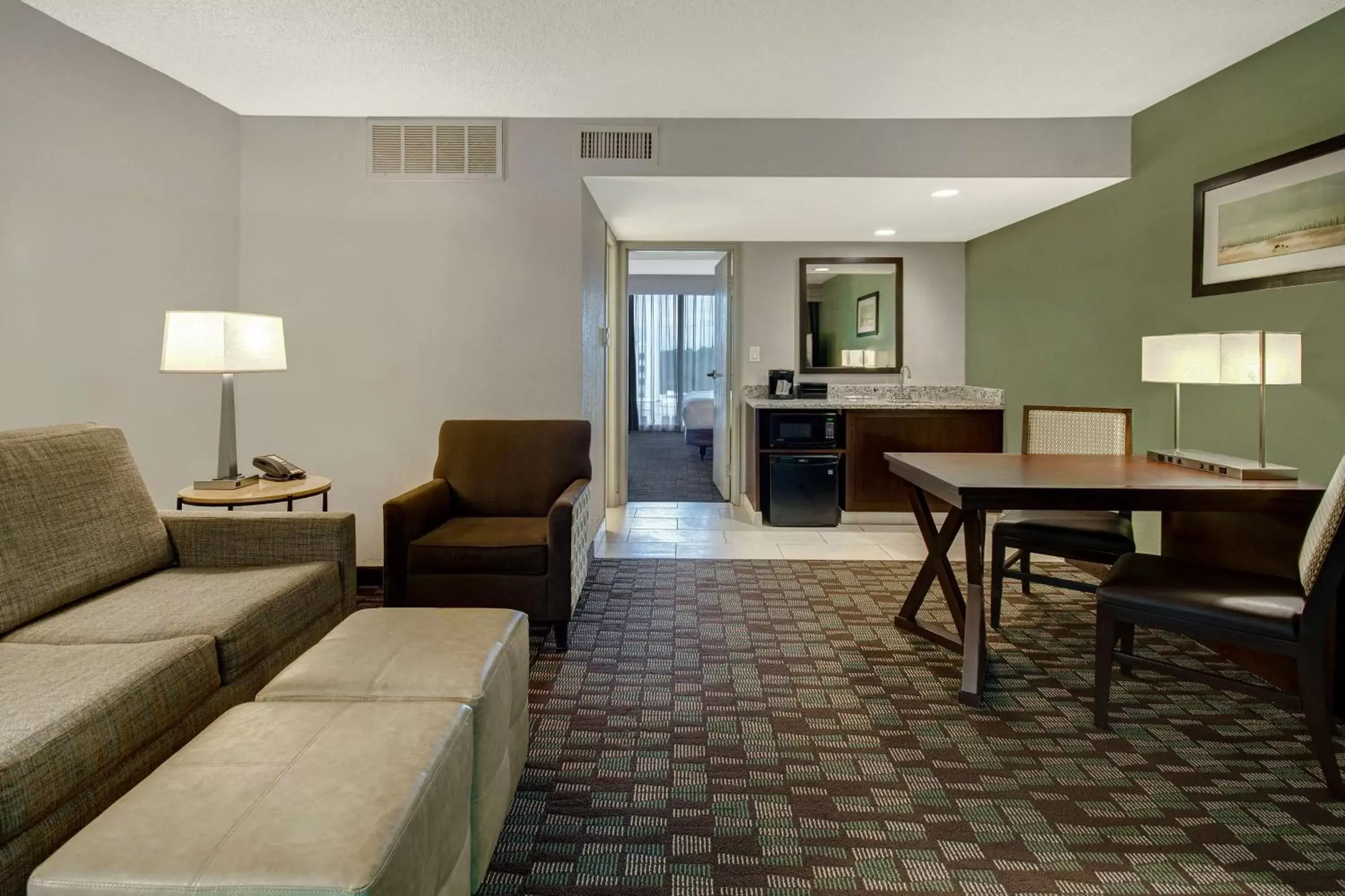 Bedroom, Seating Area in Embassy Suites by Hilton Jacksonville Baymeadows