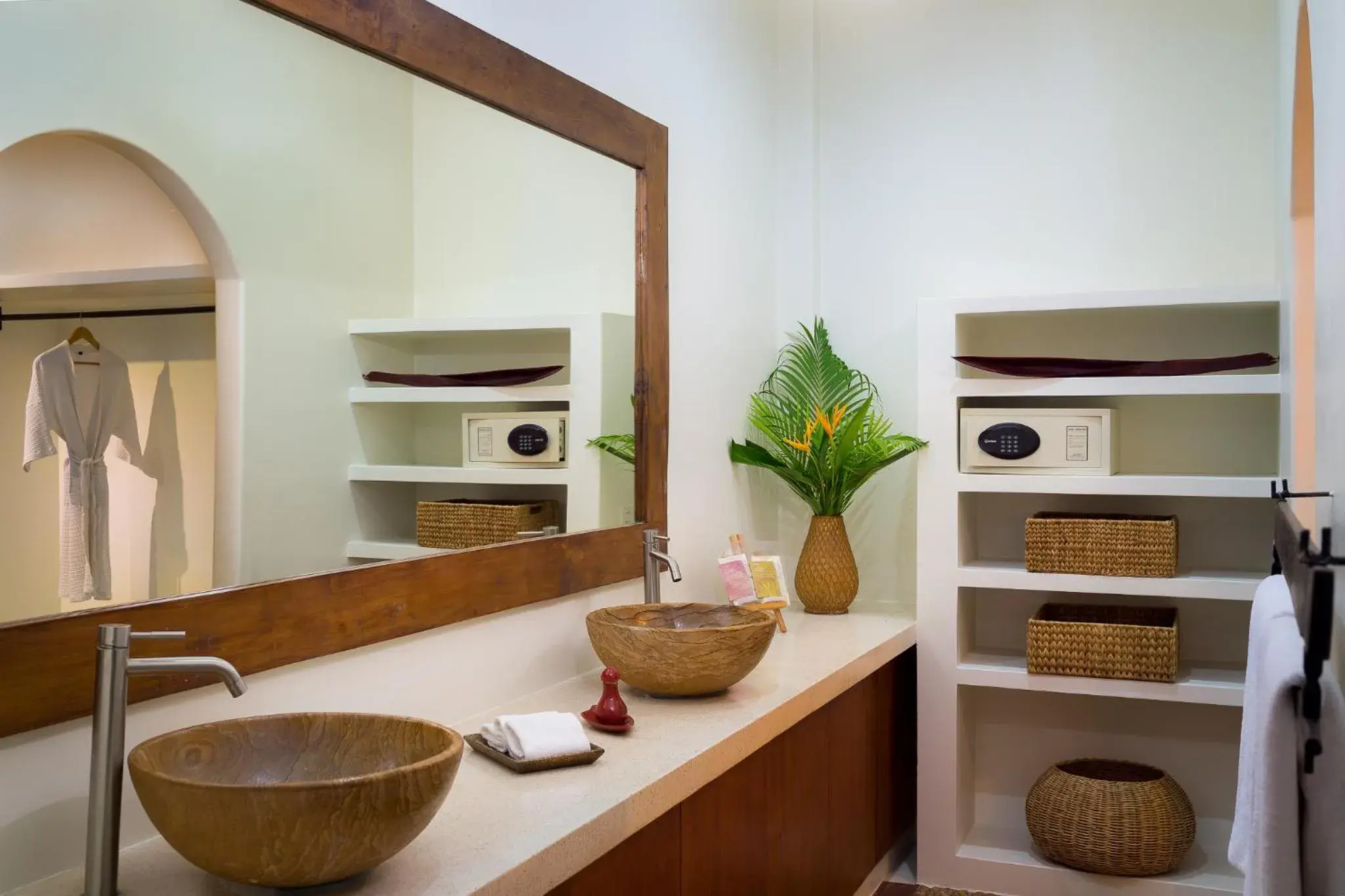 Bathroom, Kitchen/Kitchenette in Navutu Dreams Resort & Wellness Retreat