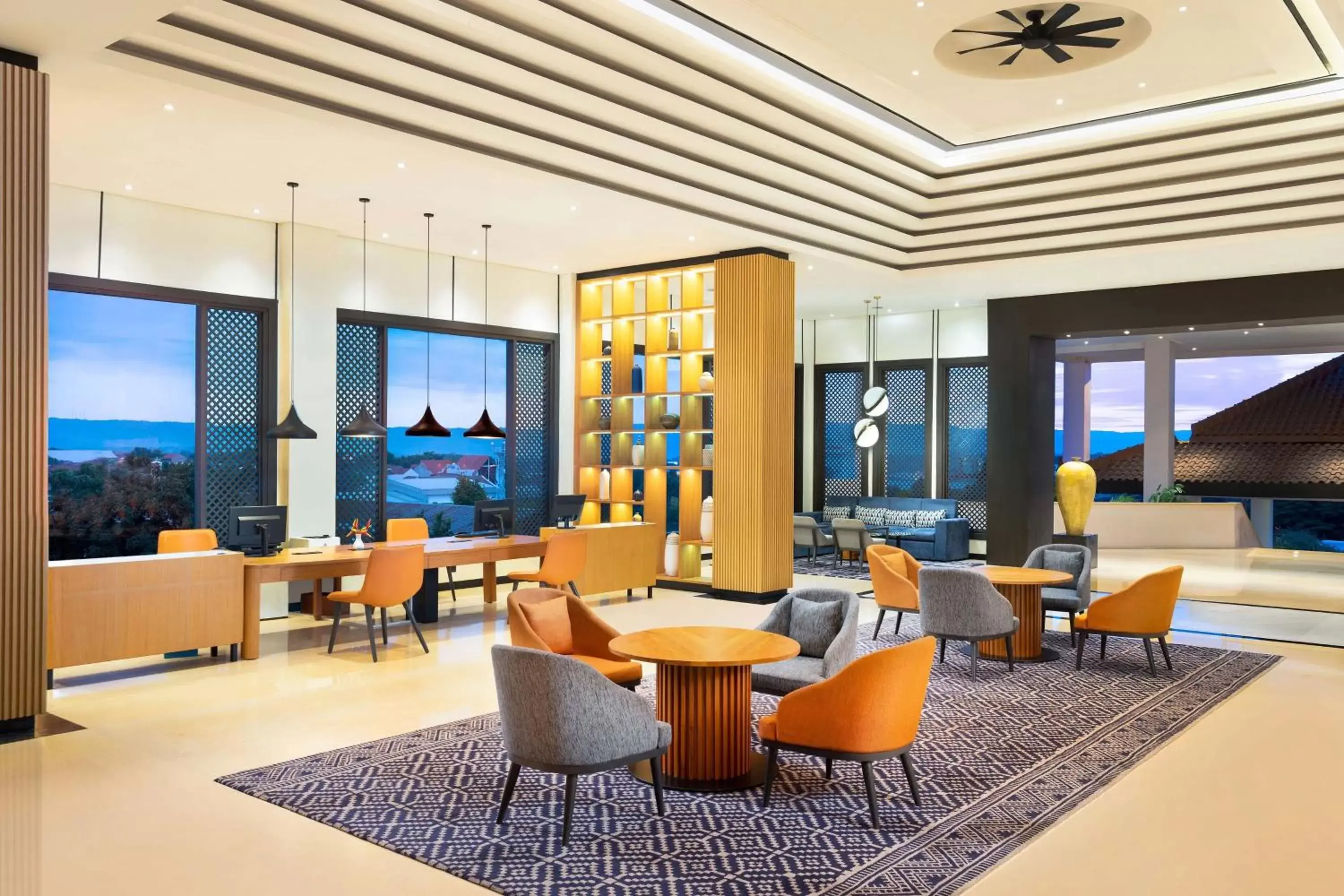 Lobby or reception, Lounge/Bar in Sheraton Mustika Yogyakarta Resort and Spa