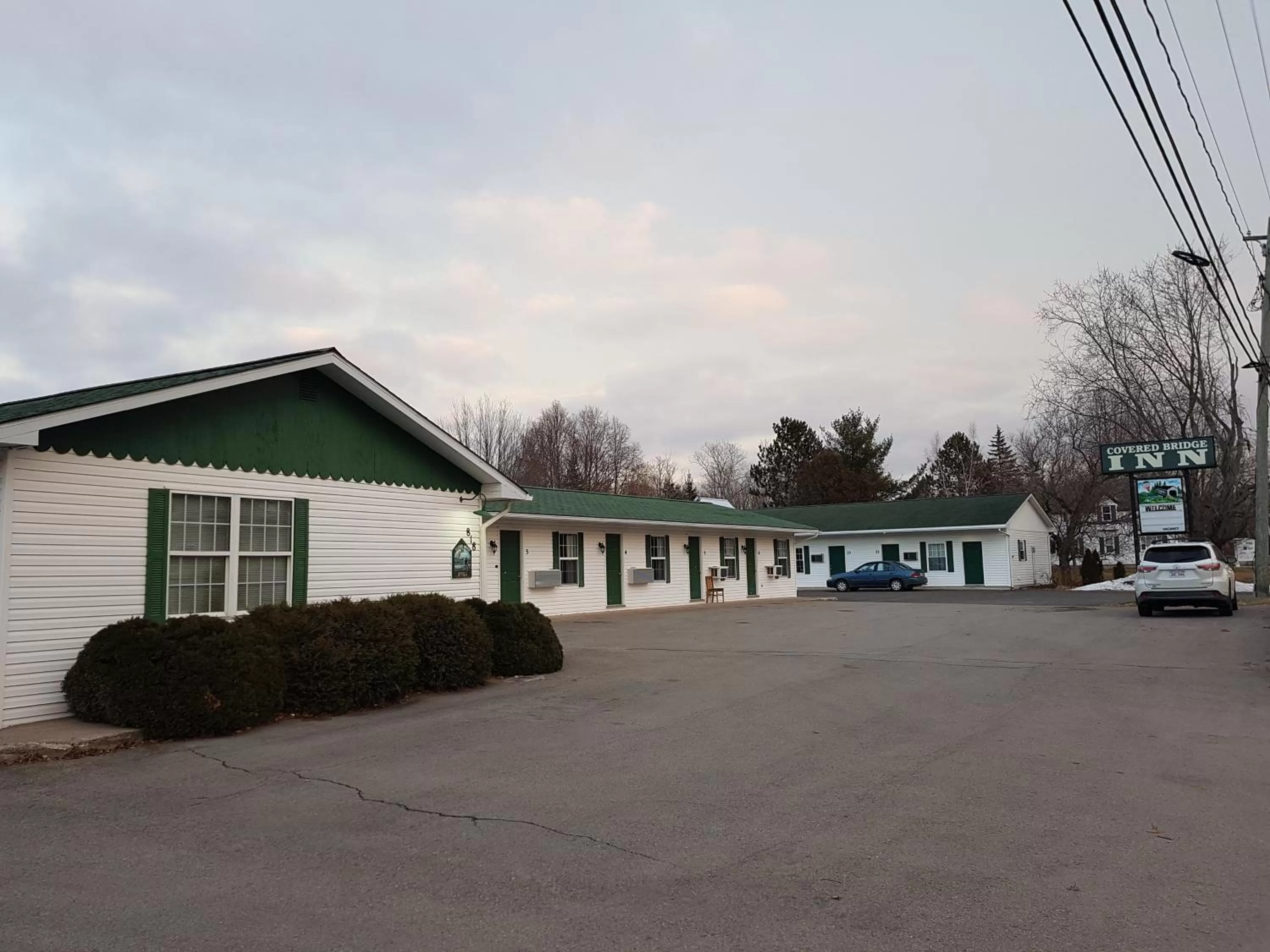 Property Building in Covered Bridge Inn & Suites
