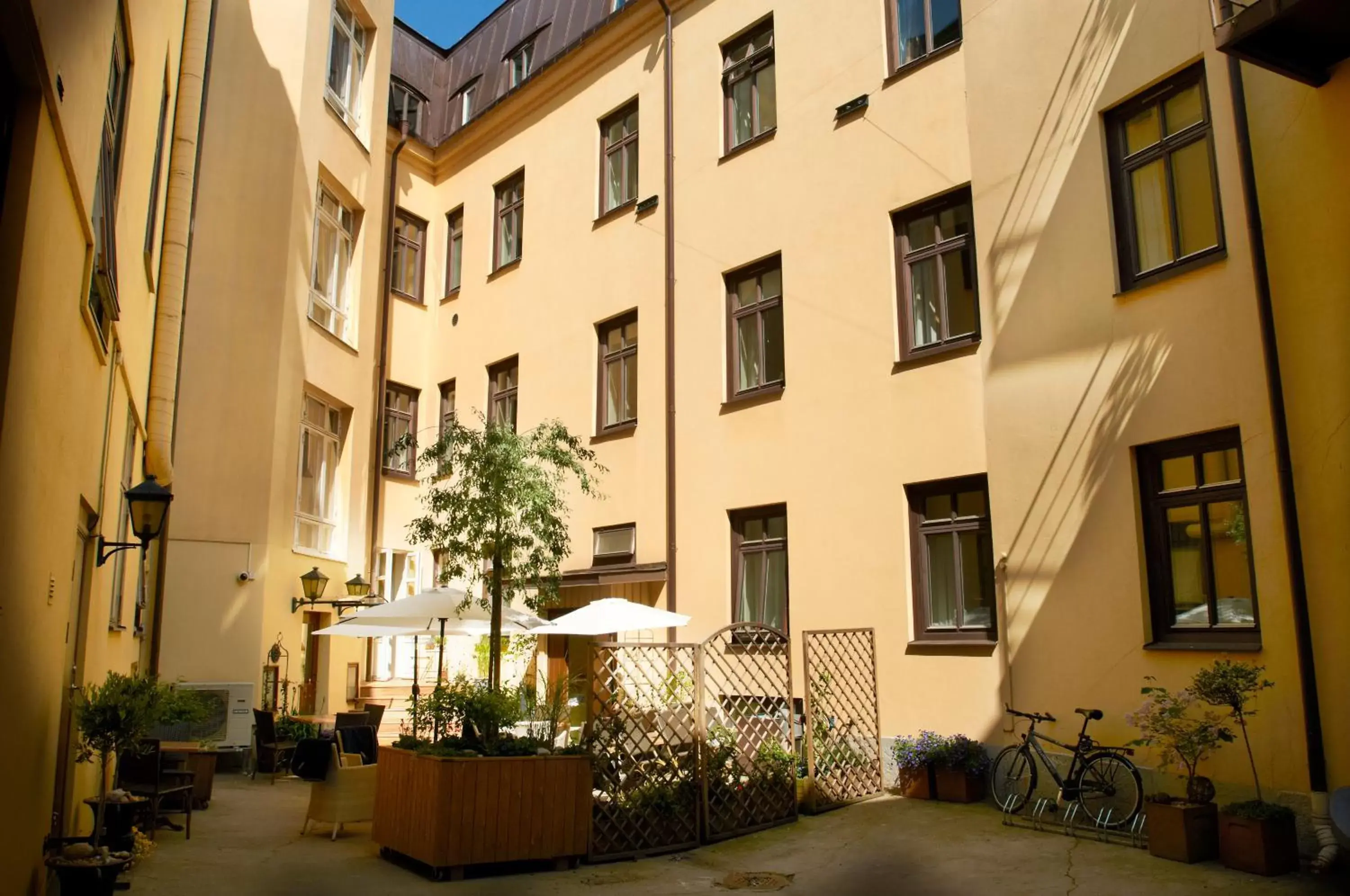 Inner courtyard view, Property Building in Hotel Royal