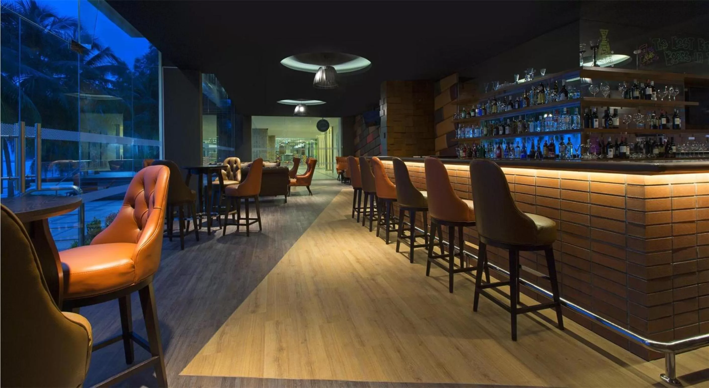 Restaurant/places to eat in Mercure Penang Beach