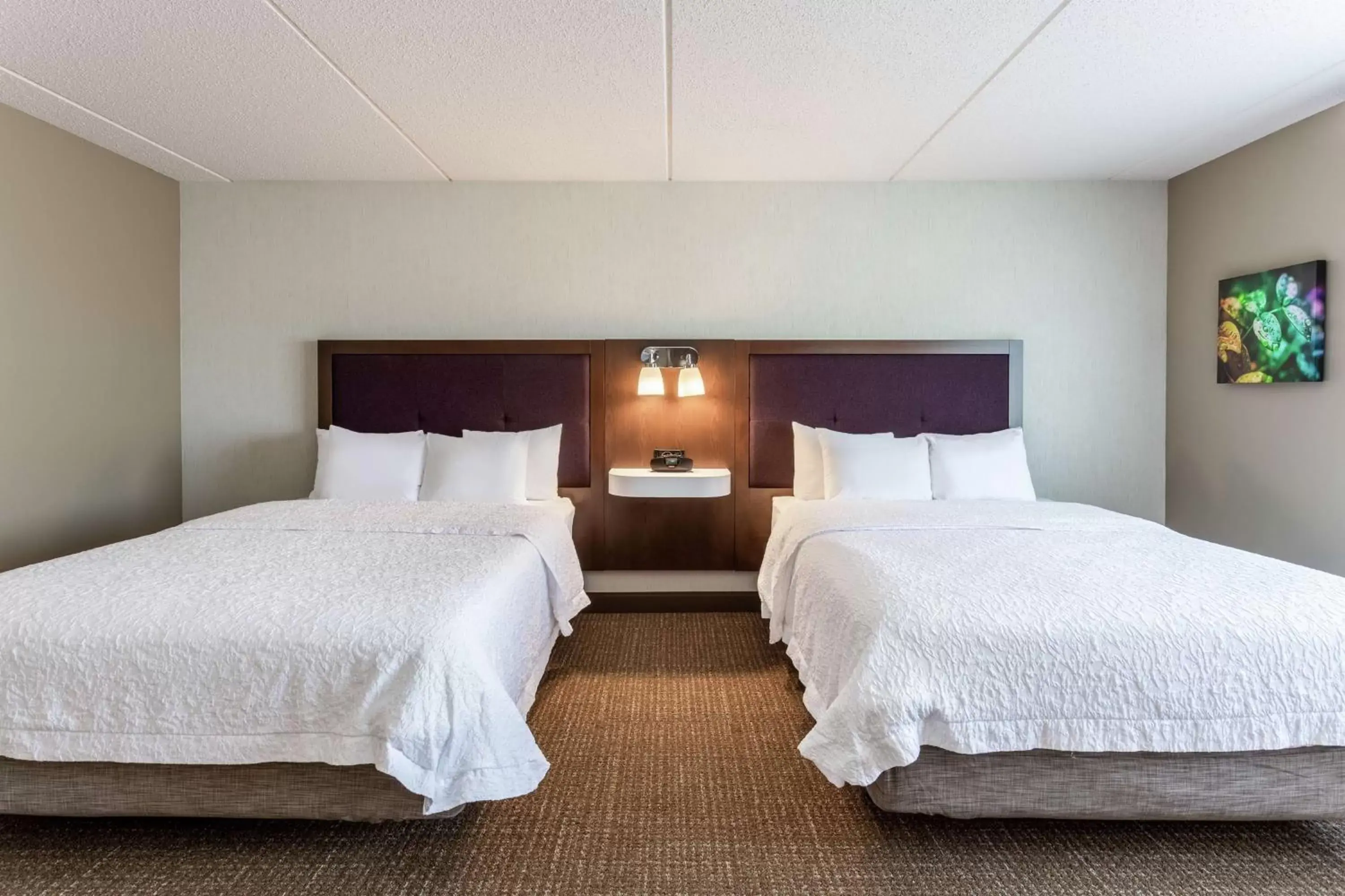 Bed in Hampton Inn & Suites Chicago - Libertyville