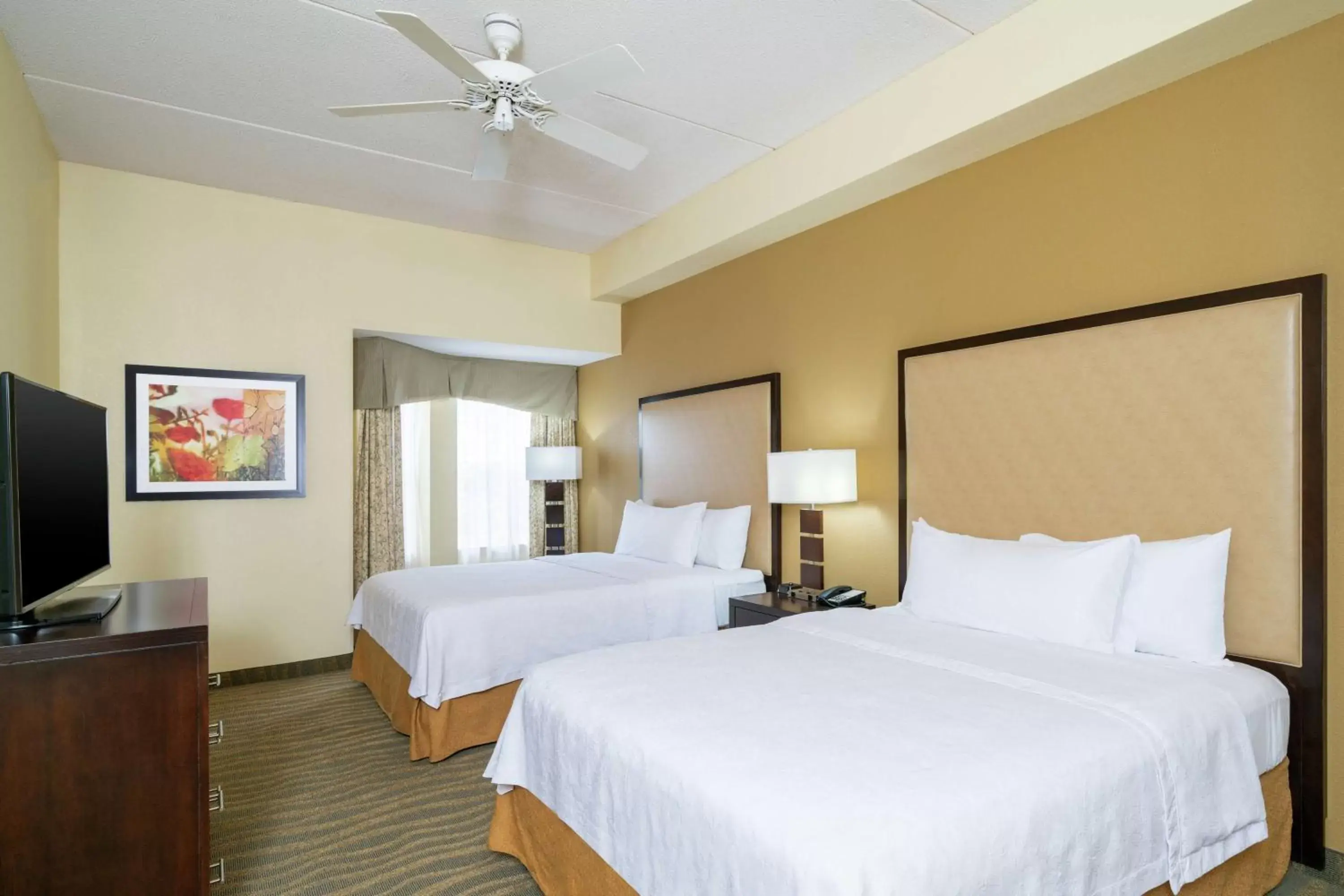 Bed in Homewood Suites by Hilton Philadelphia-Valley Forge Bed in Homewood Suites by Hilton Philadelphia-Valley Forge