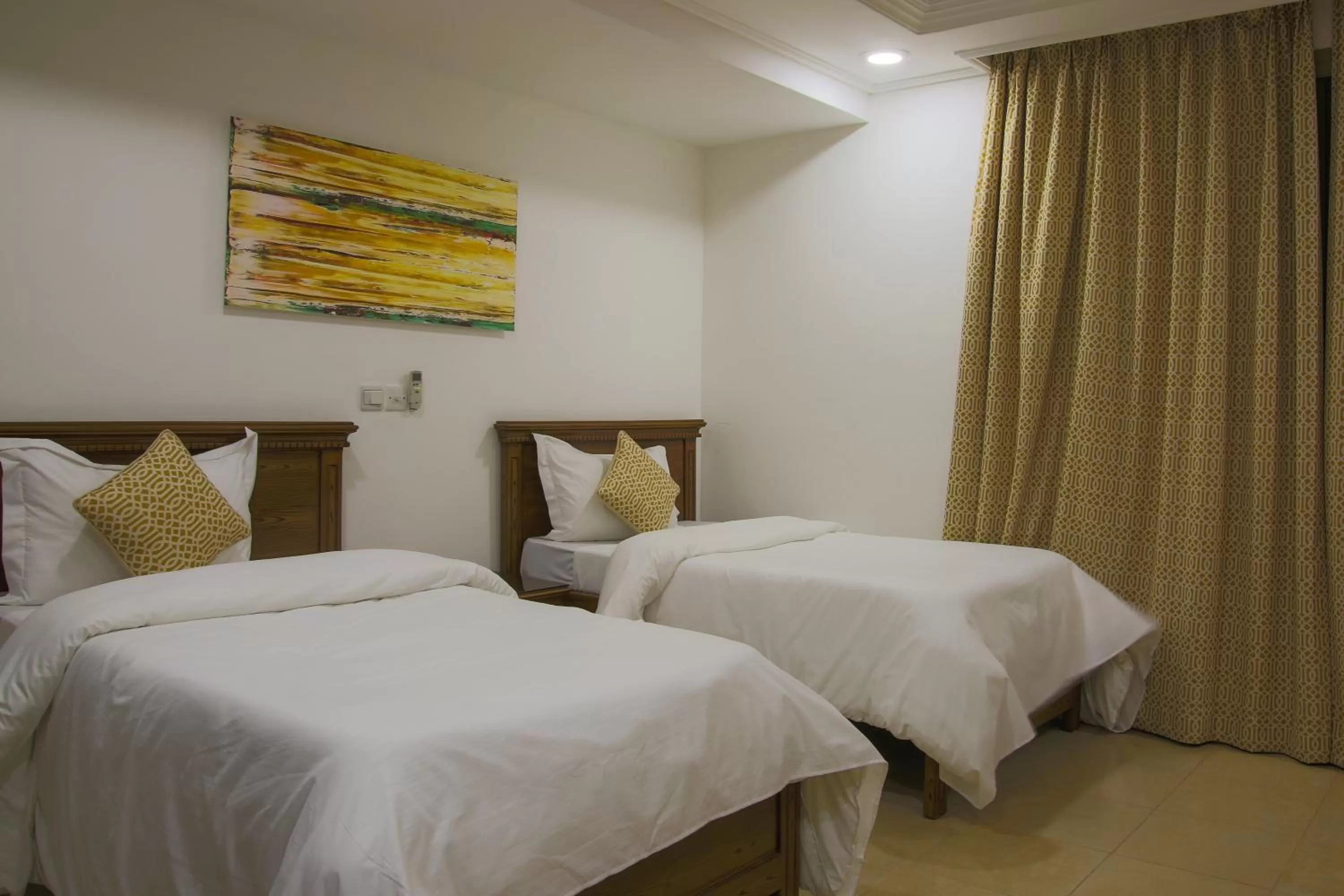 Staff, Bed in Sleep Inn Hotel - City Centre