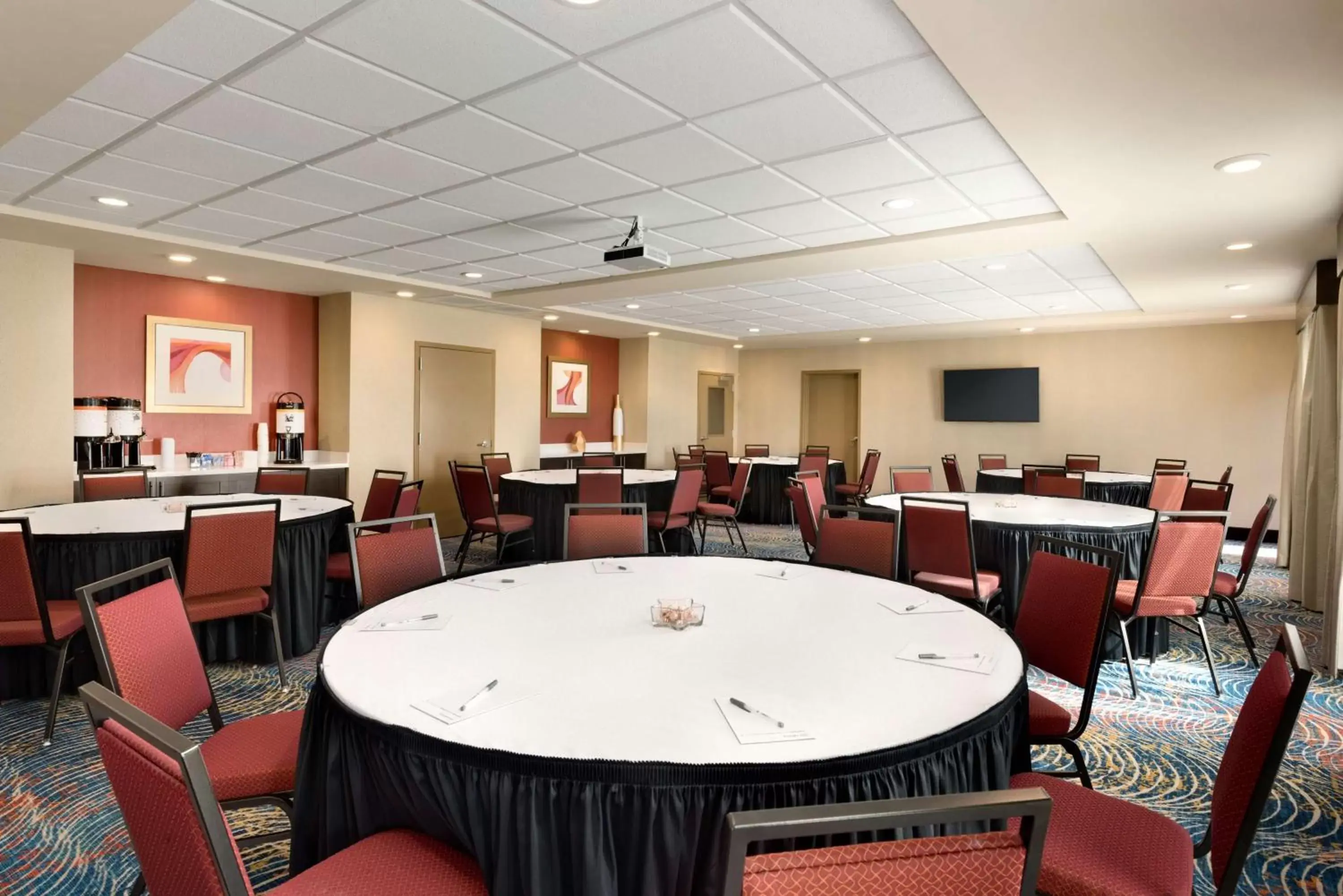 Meeting/conference room, Restaurant/Places to Eat in Hampton Inn and Suites Monroe