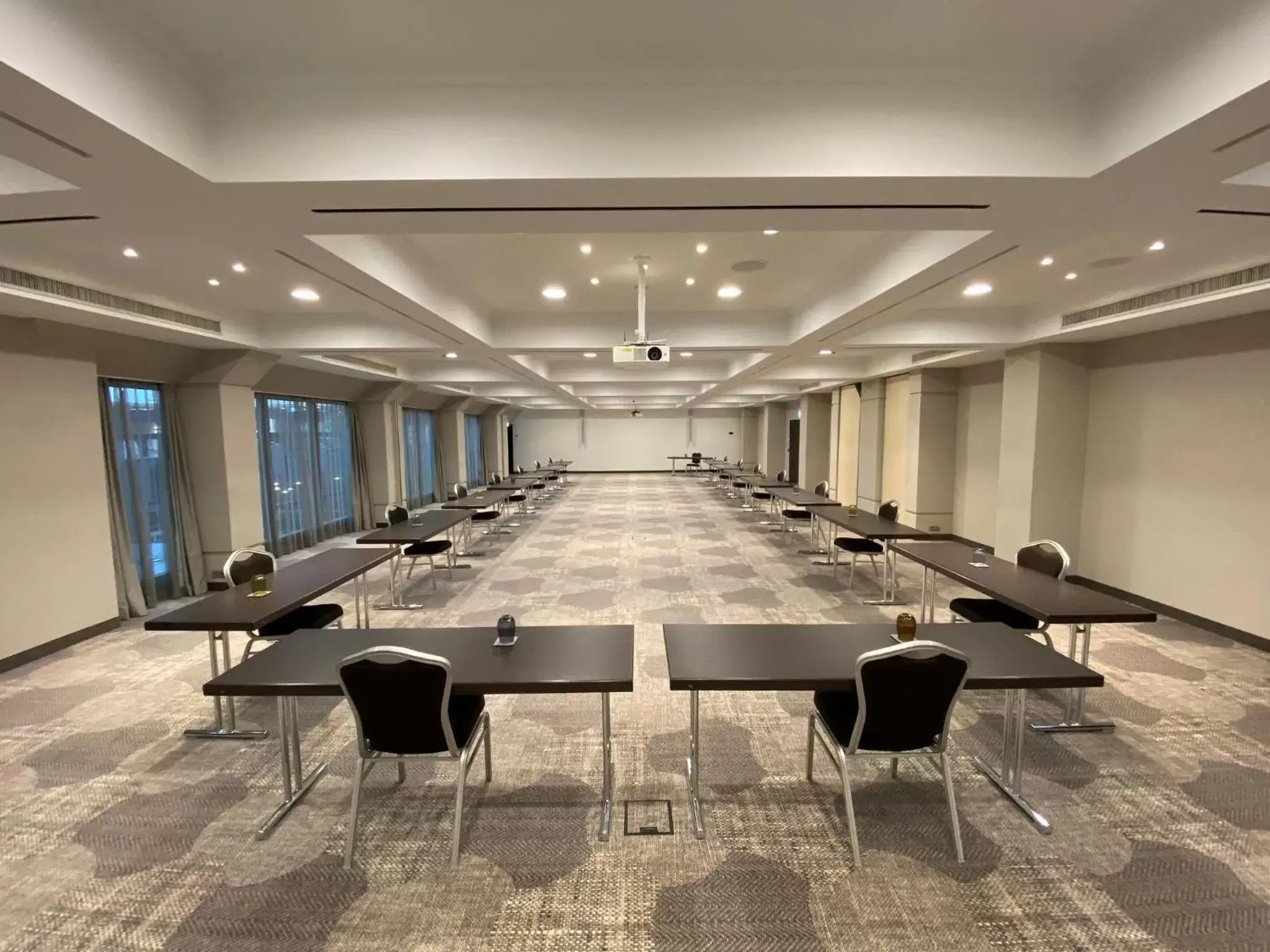 Meeting/conference room in Crowne Plaza Hamburg-City Alster, an IHG Hotel