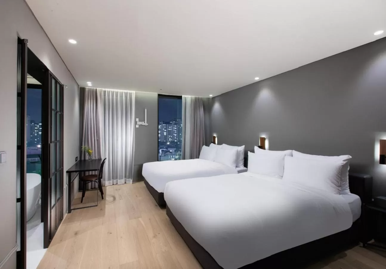 Photo of the whole room, Bed in Park Marine Hotel