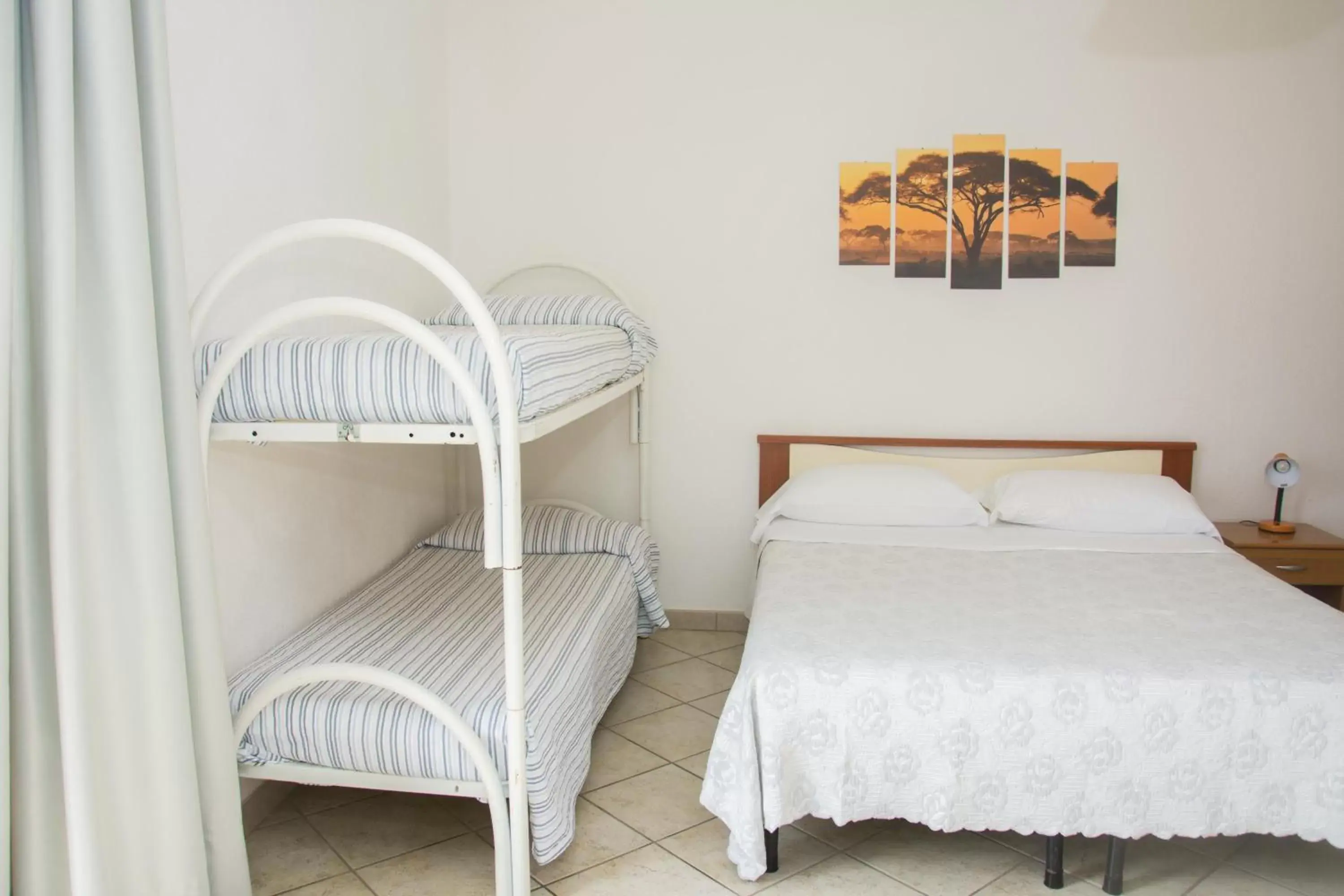 Bedroom in Hotel Villa Mena