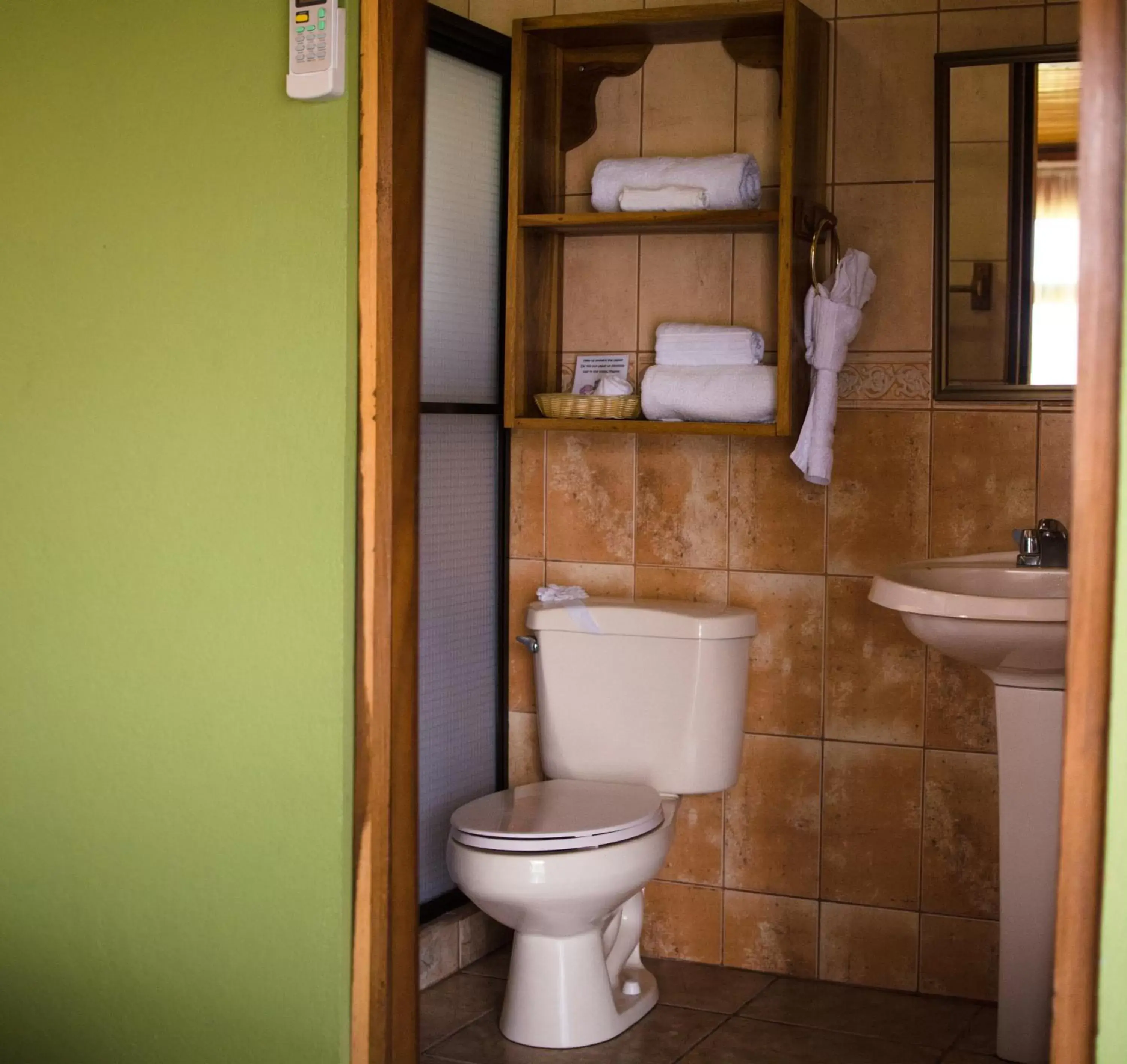 Bathroom in Miradas Arenal Hotel & Hotsprings