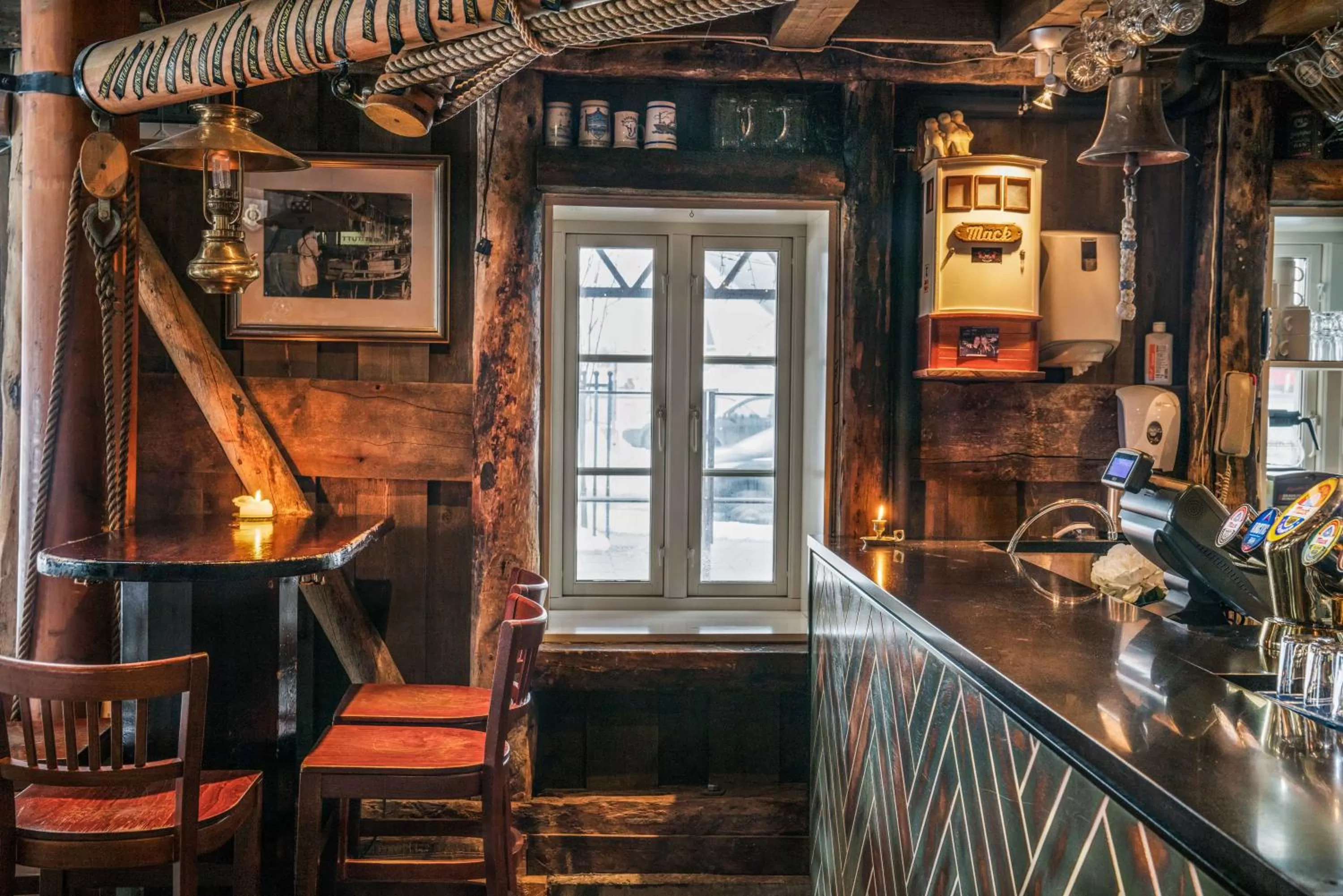 Lounge or bar in Radisson Blu Hotel Tromsø