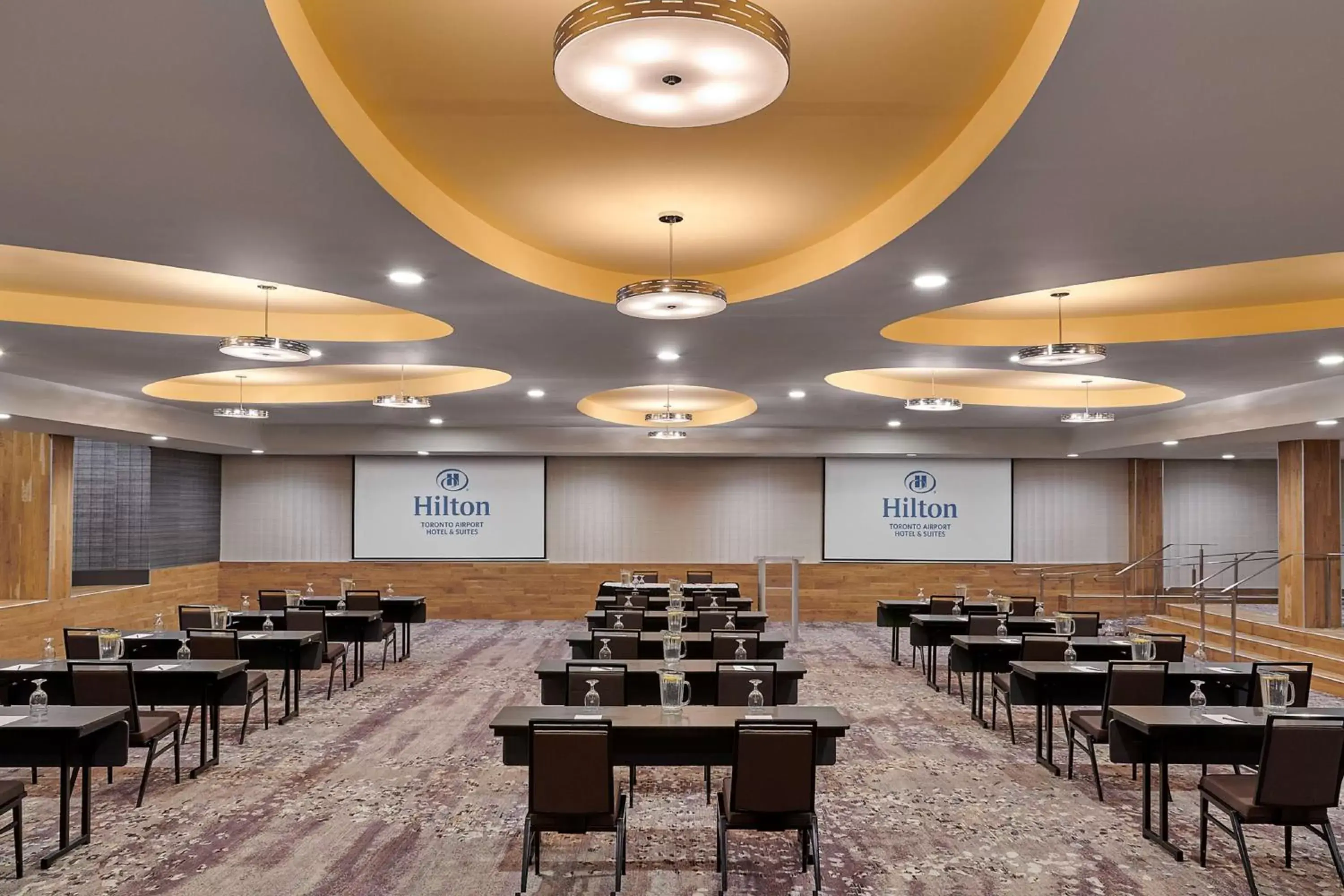 Meeting/conference room in Hilton Toronto Airport Hotel & Suites