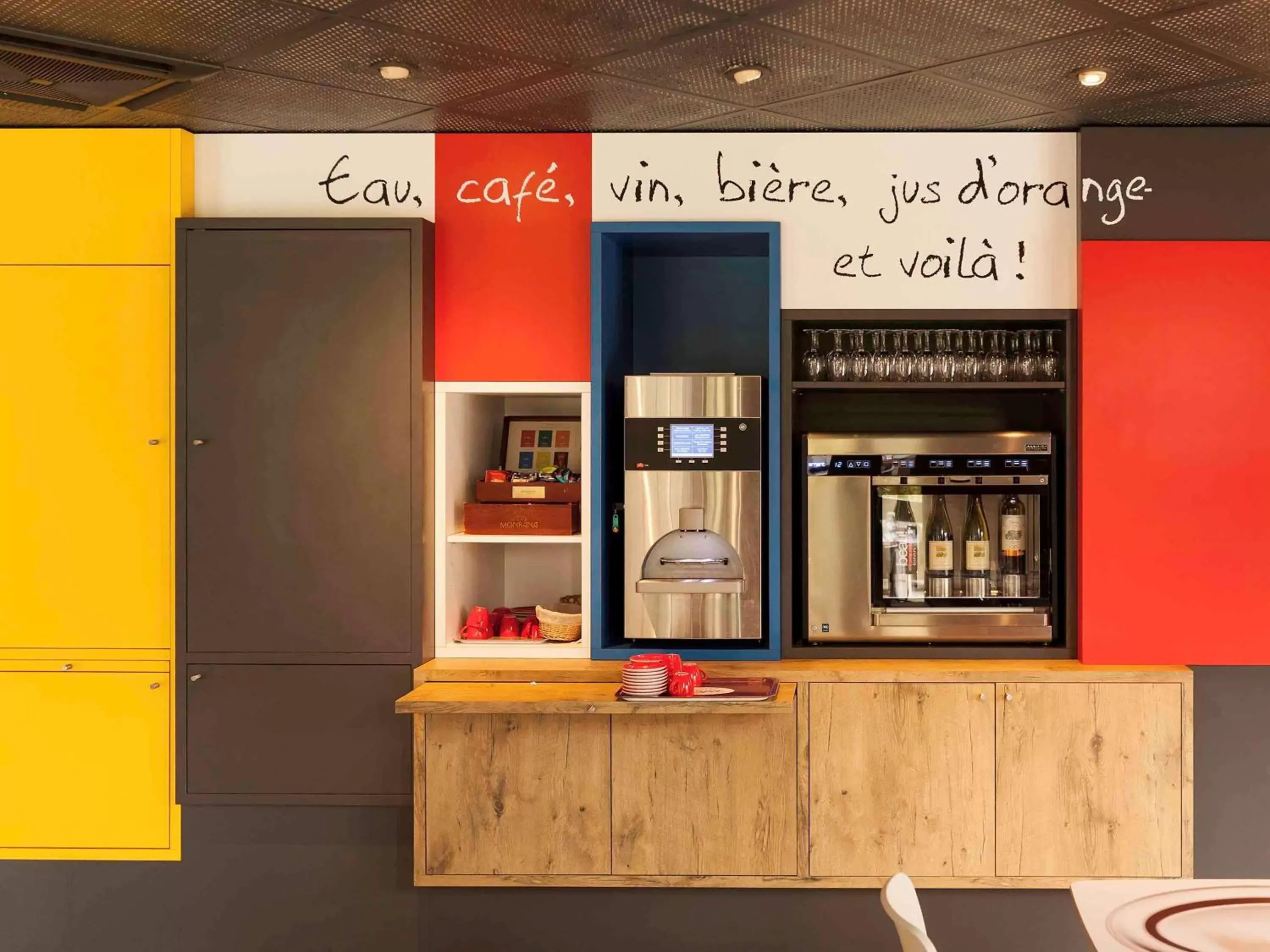 Restaurant/places to eat in Ibis Évry-Courcouronnes Restaurant/places to eat in Ibis Évry-Courcouronnes