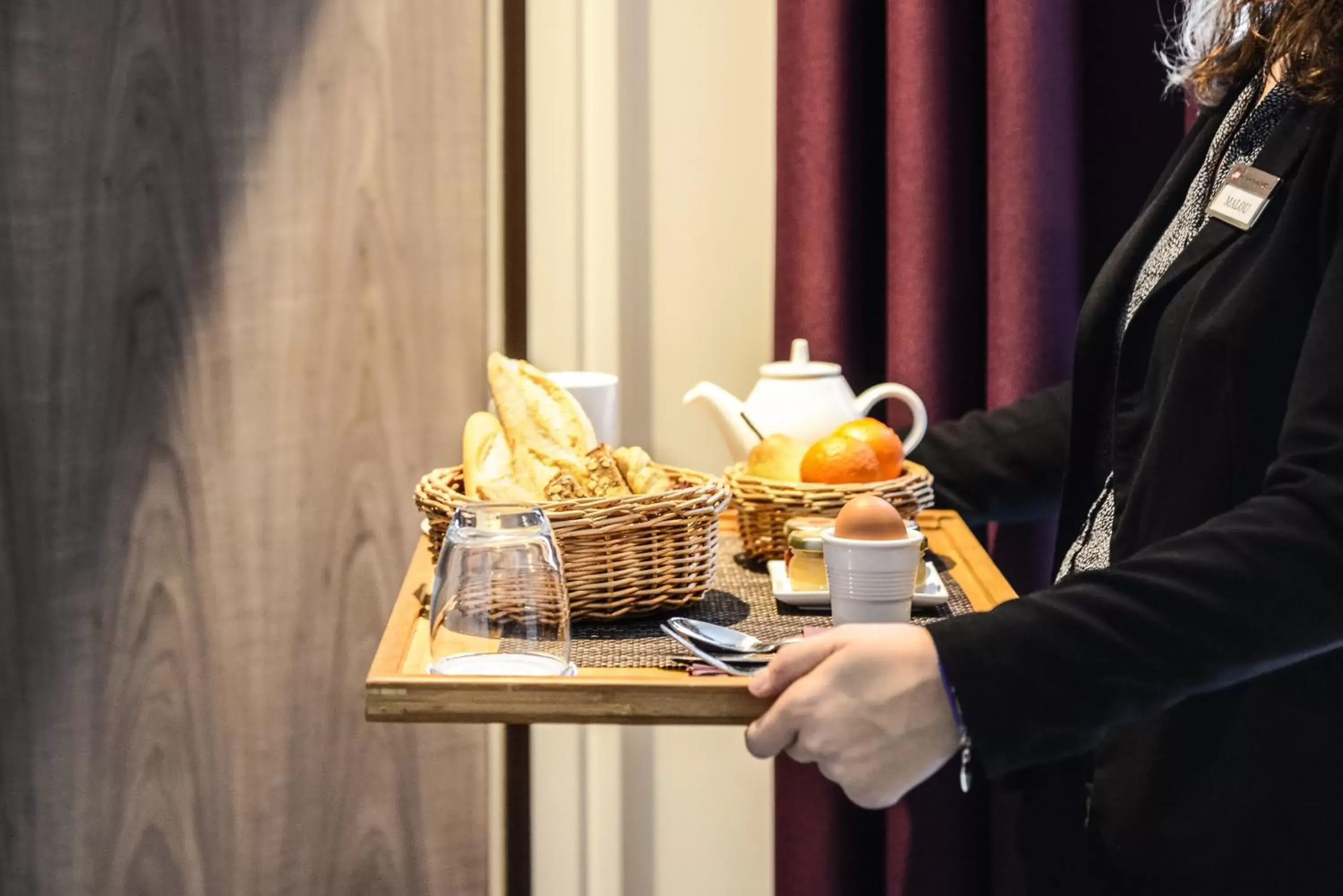 Coffee/tea facilities in Best Western Plus Paris Velizy