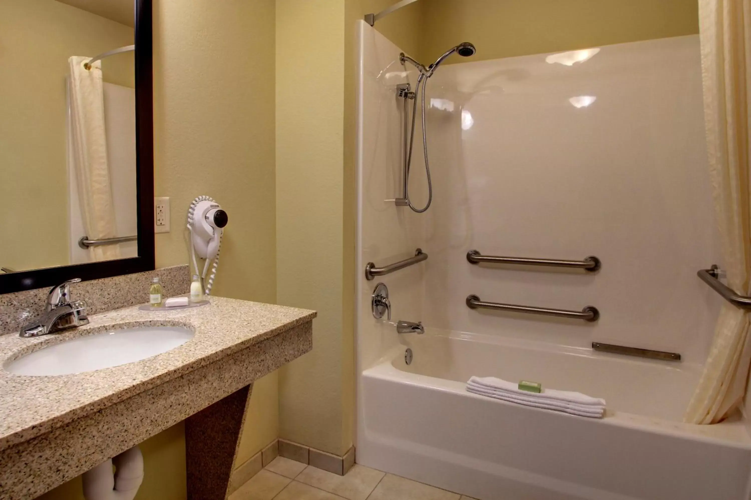 Bathroom in Cobblestone Inn & Suites - Harvey