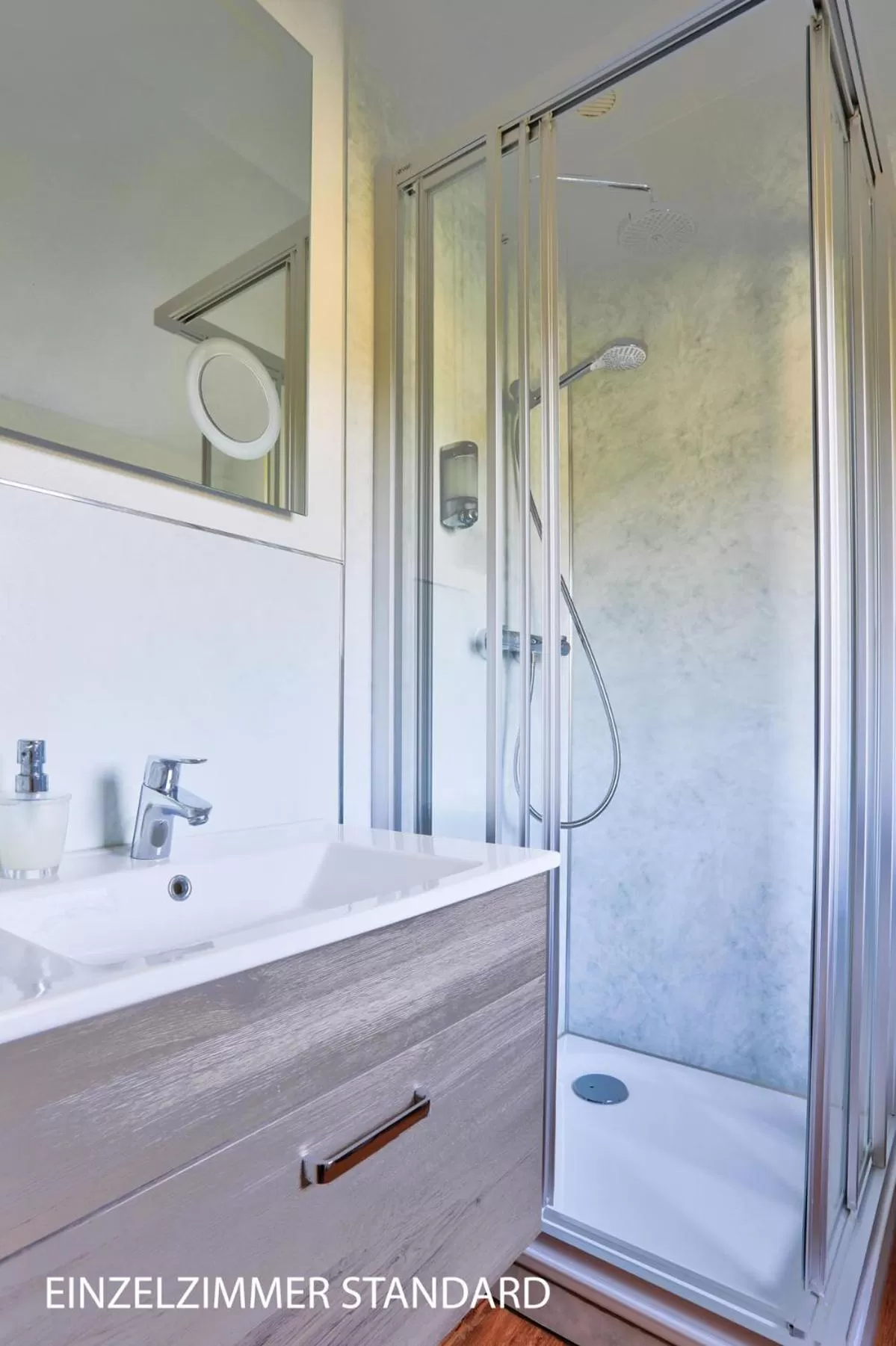 Shower in Stössels Hotel