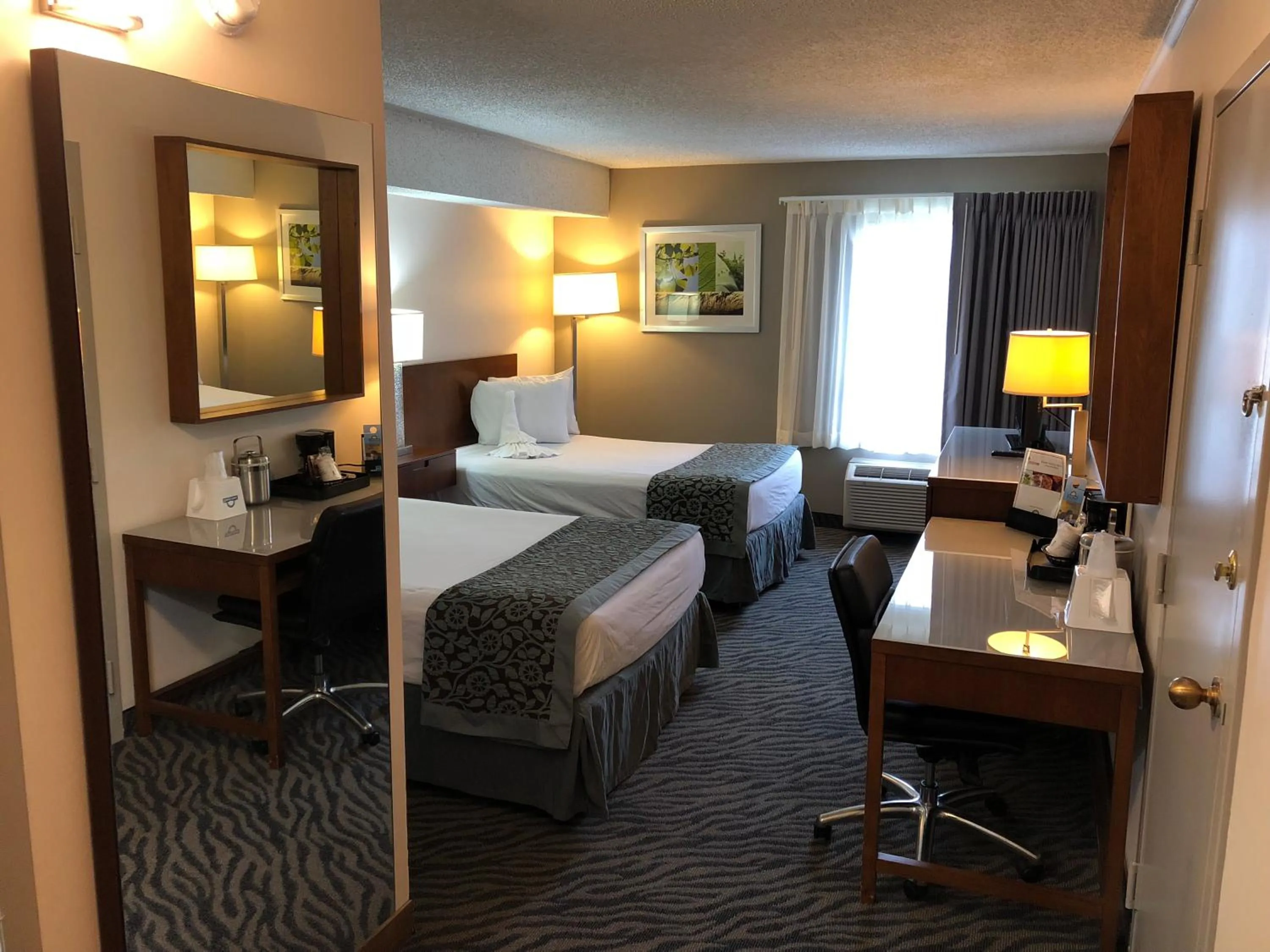 Photo of the whole room, Bed in Days Inn by Wyndham Manassas Battlefield