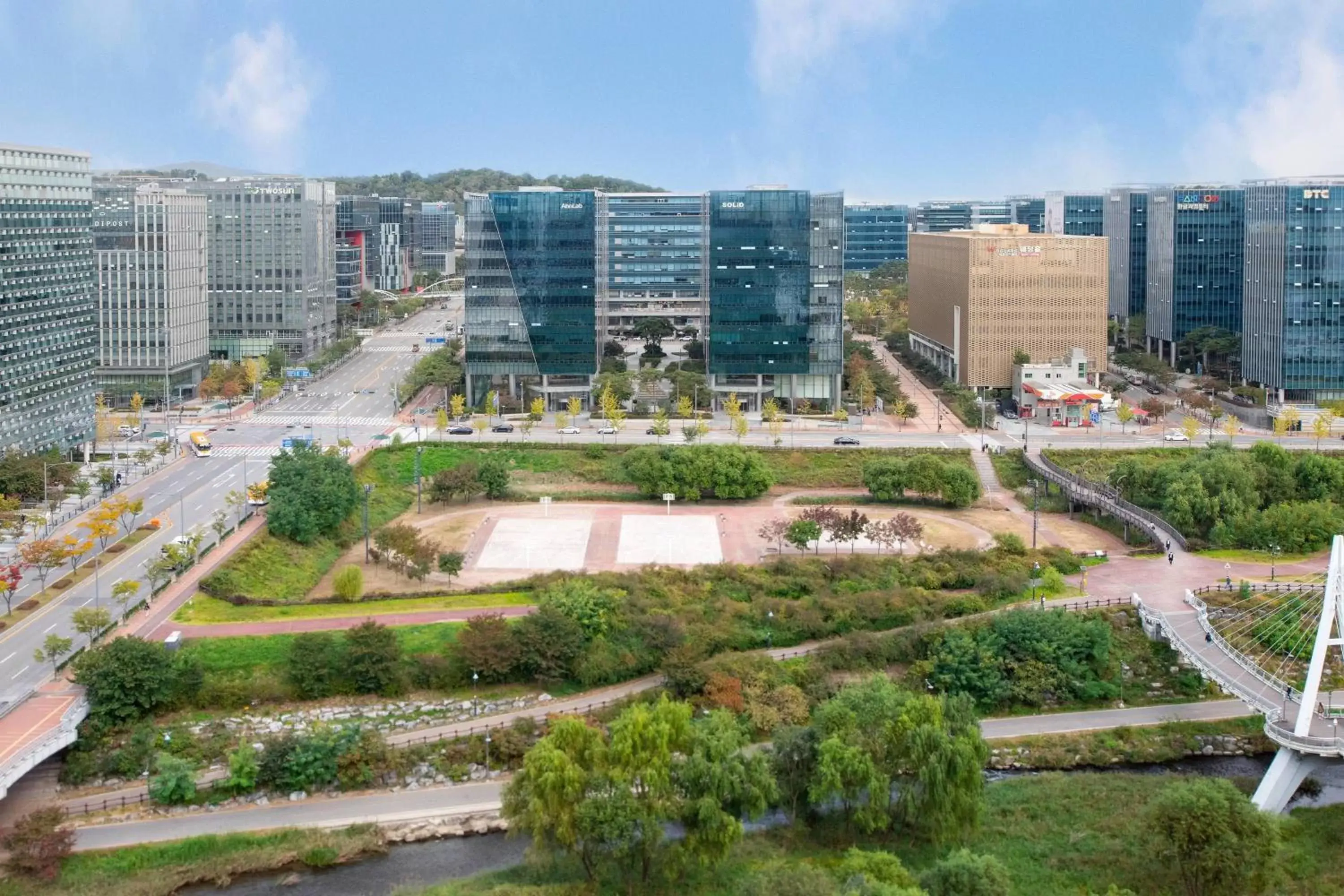 Photo of the whole room, Bird's-eye View in Courtyard by Marriott Seoul Pangyo