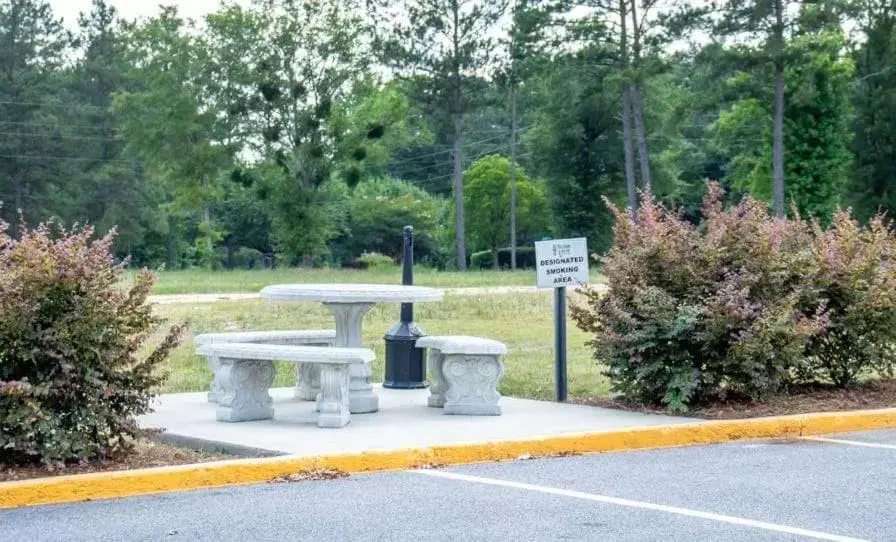 Garden in Econo Lodge