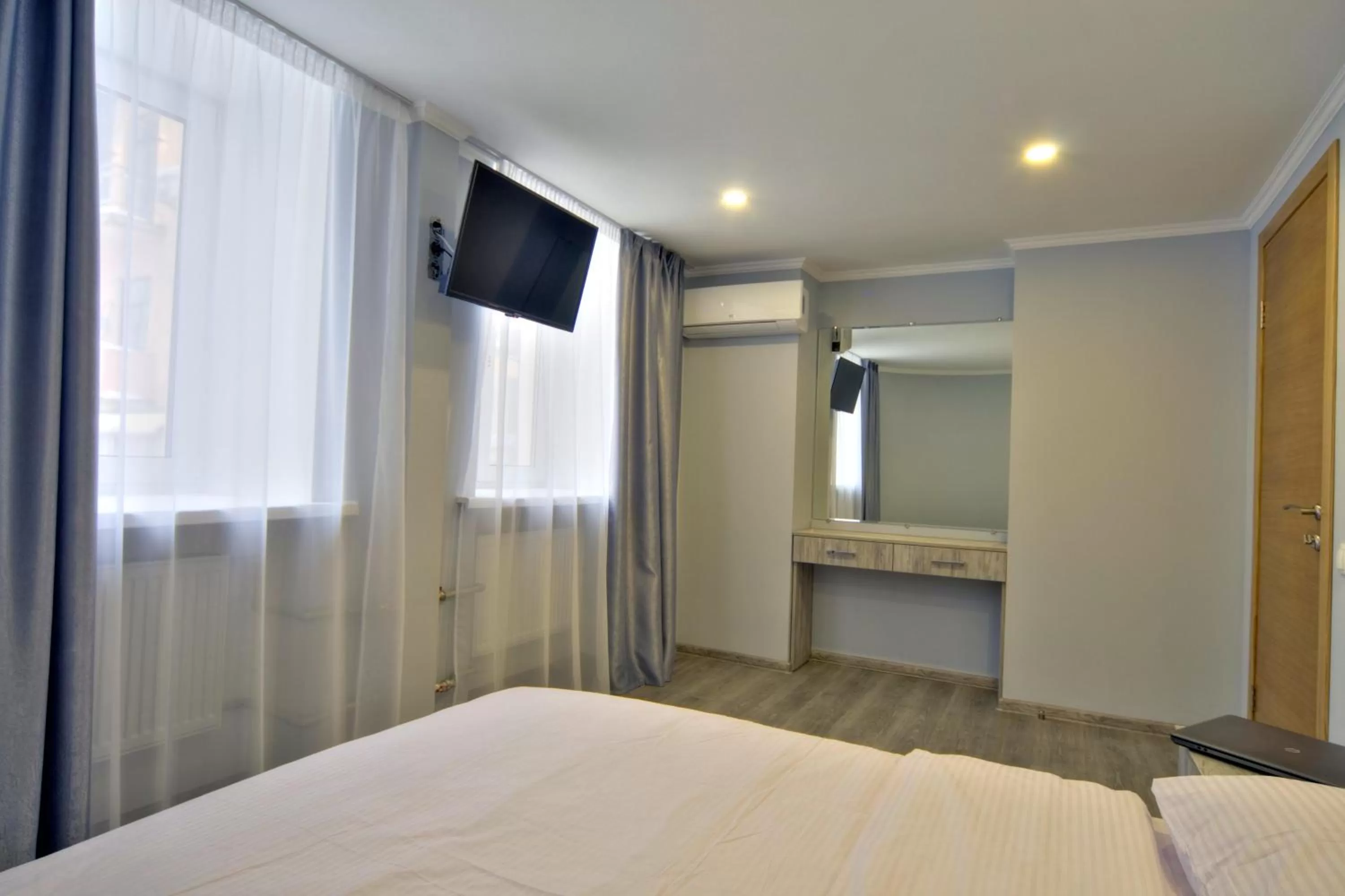 Bedroom, Bed in Grand Apartments