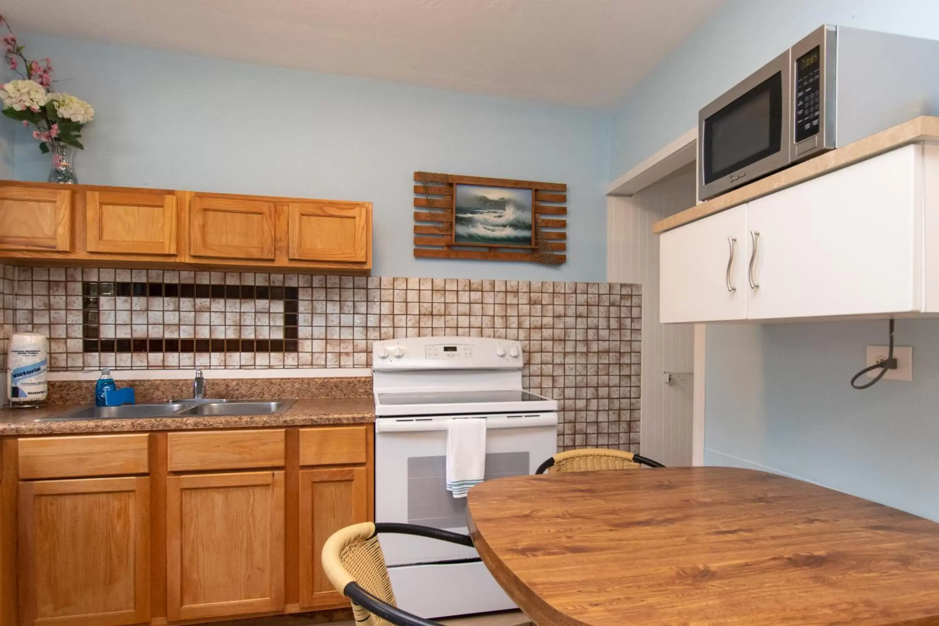 Kitchen/Kitchenette in Sunset Cove Beach Resort