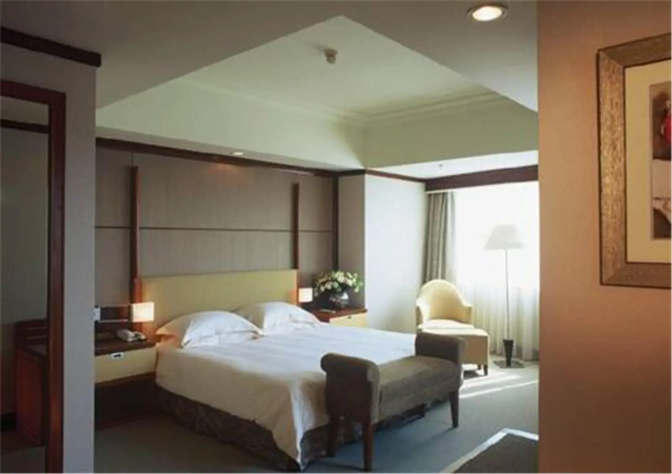 Bedroom, Bed in Juss Hengshan HotelFormer Regal International East Asia Hotel