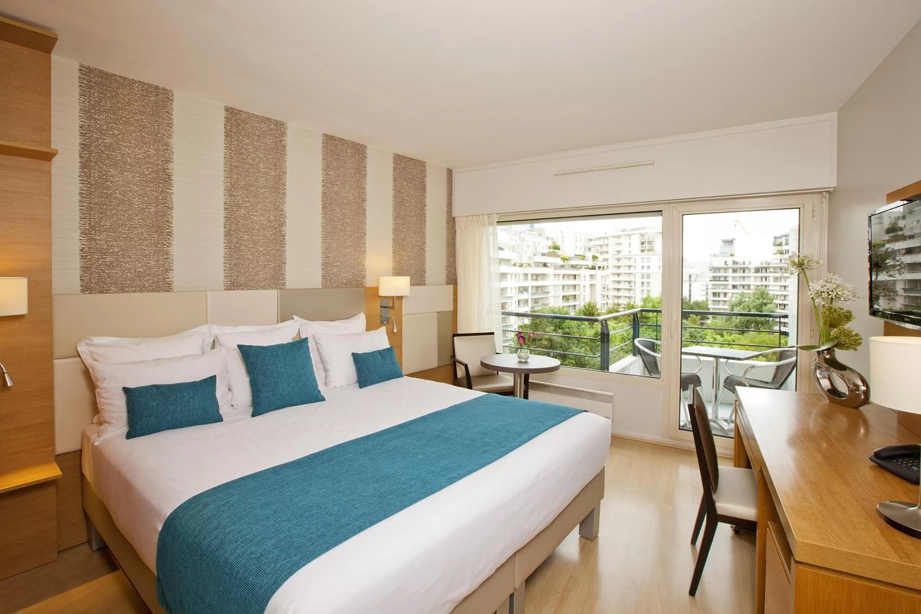 Bed in Residhome Courbevoie La Défense