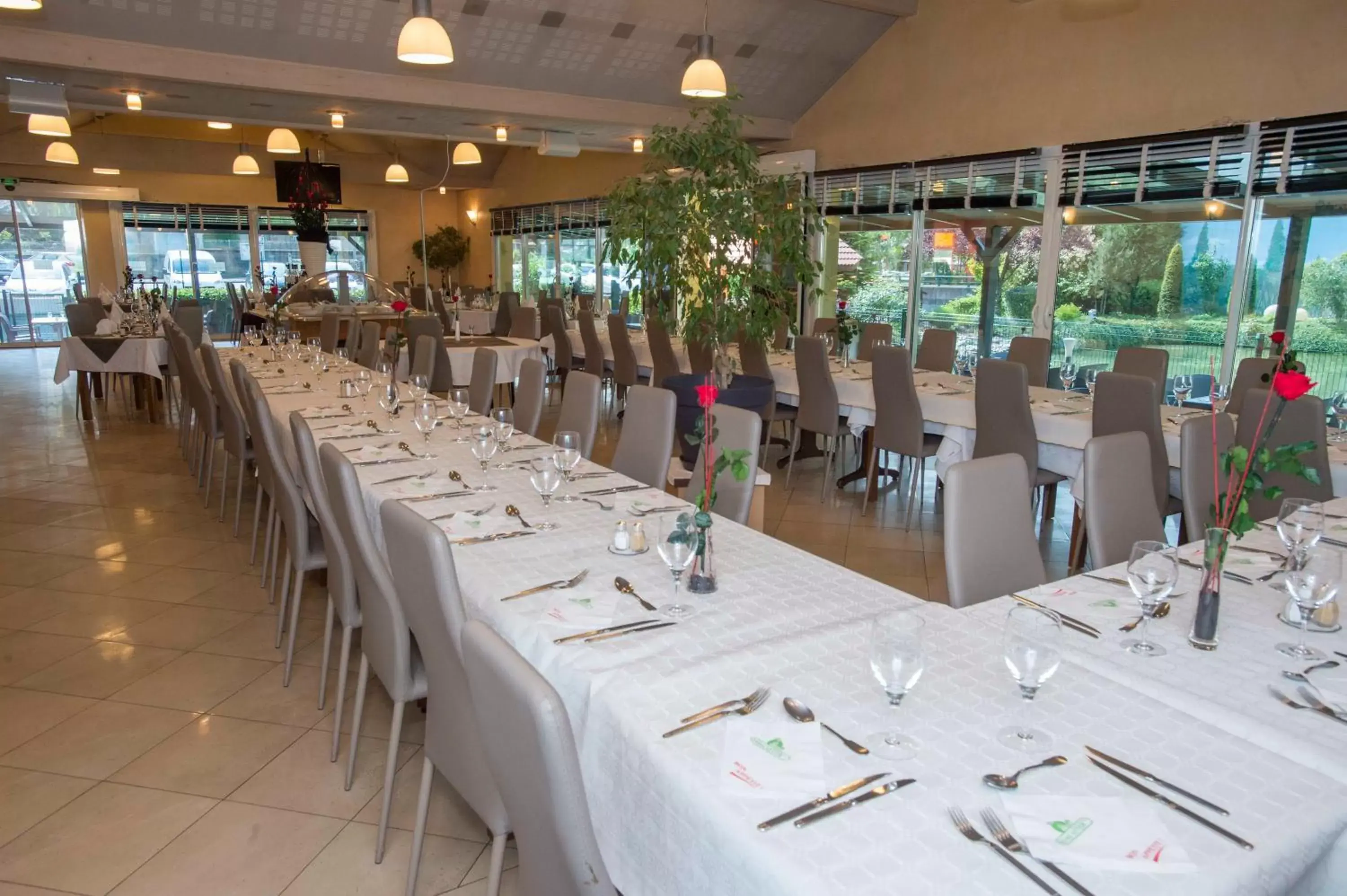 Banquet/Function facilities, Restaurant/Places to Eat in Hôtel Aster Restaurant Aux Arcades