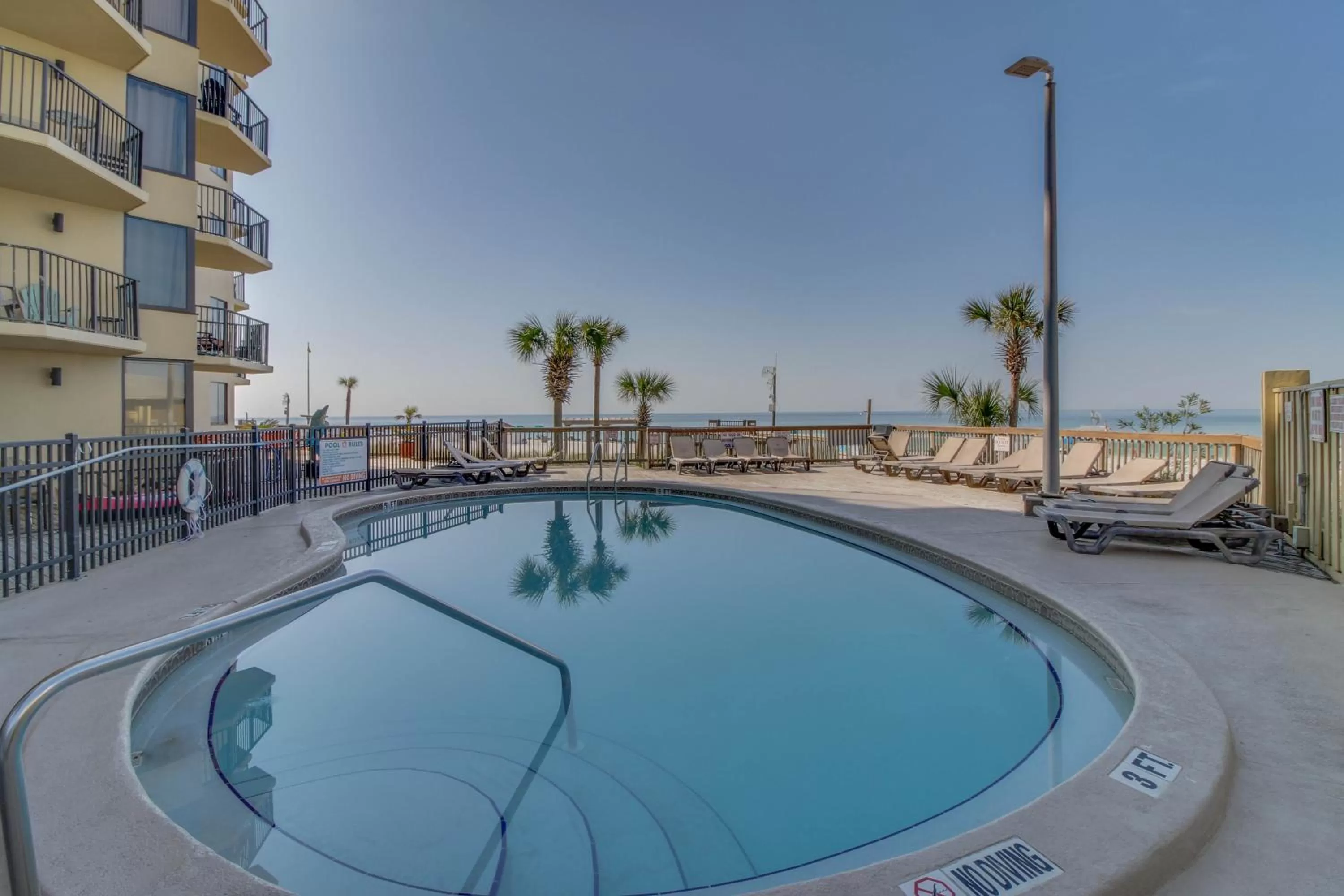 Swimming Pool in Sunbird #608E