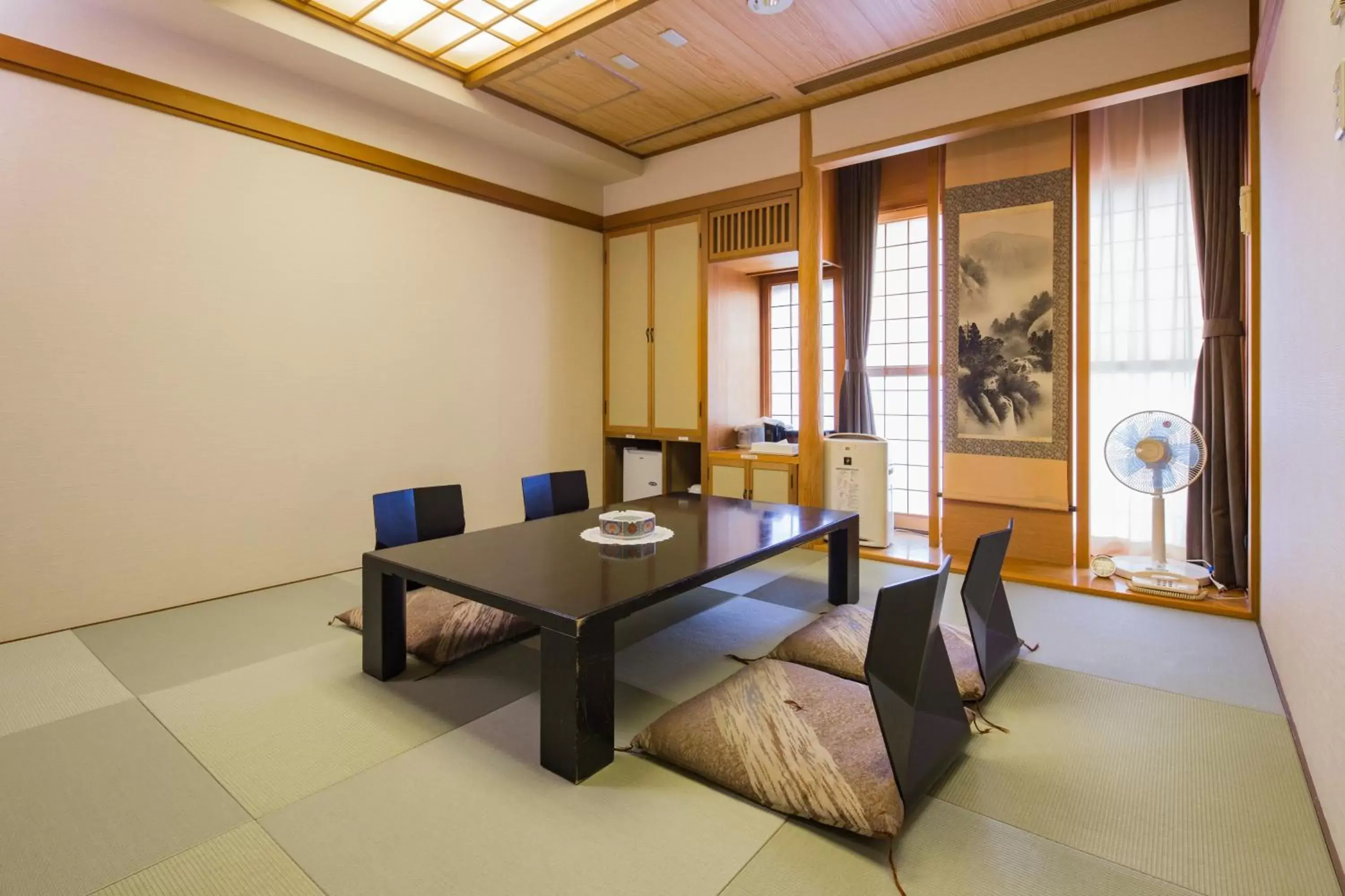 Photo of the whole room, Seating Area in Premier Hotel -CABIN- Obihiro