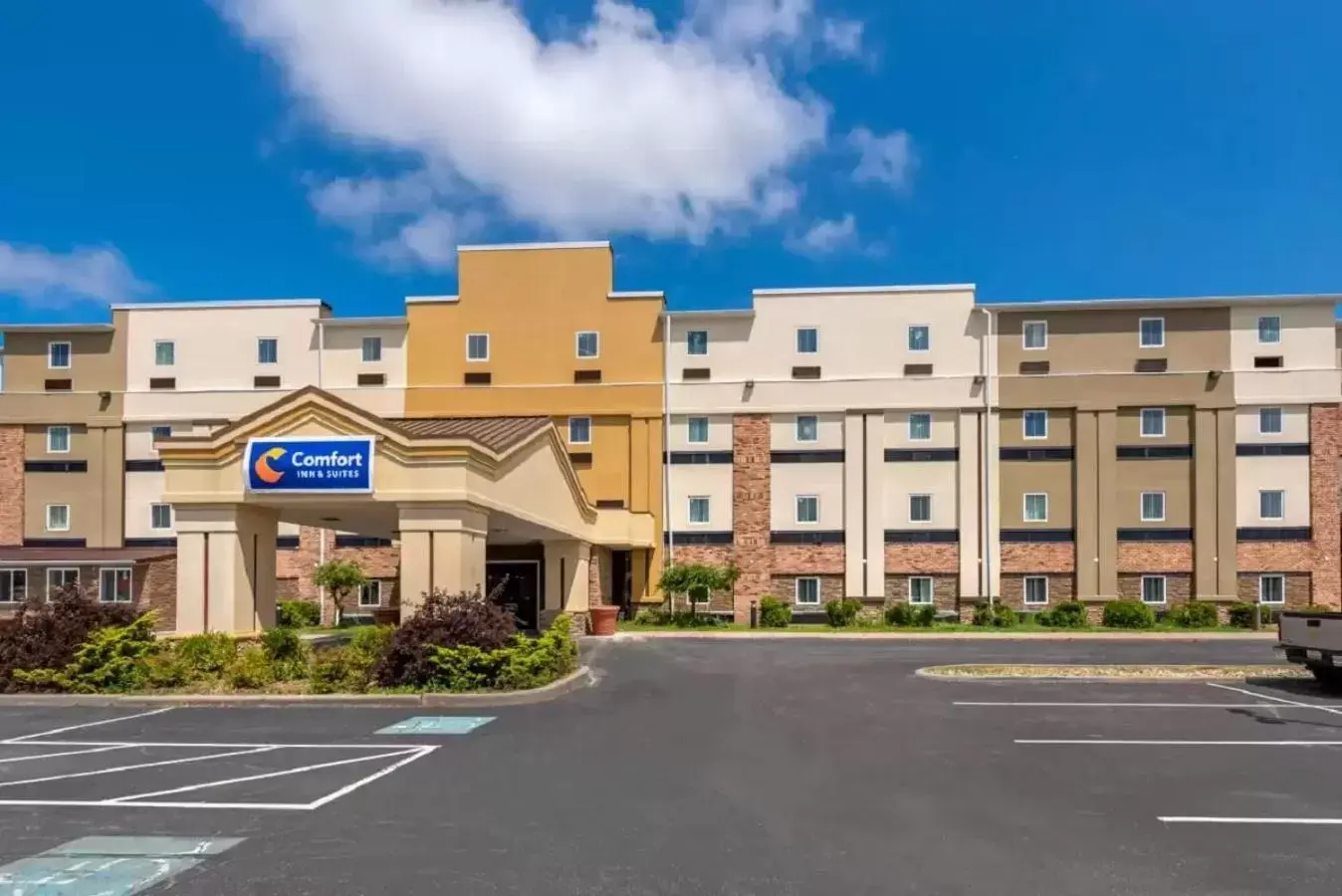 Property Building in Comfort Inn & Suites Michigan City