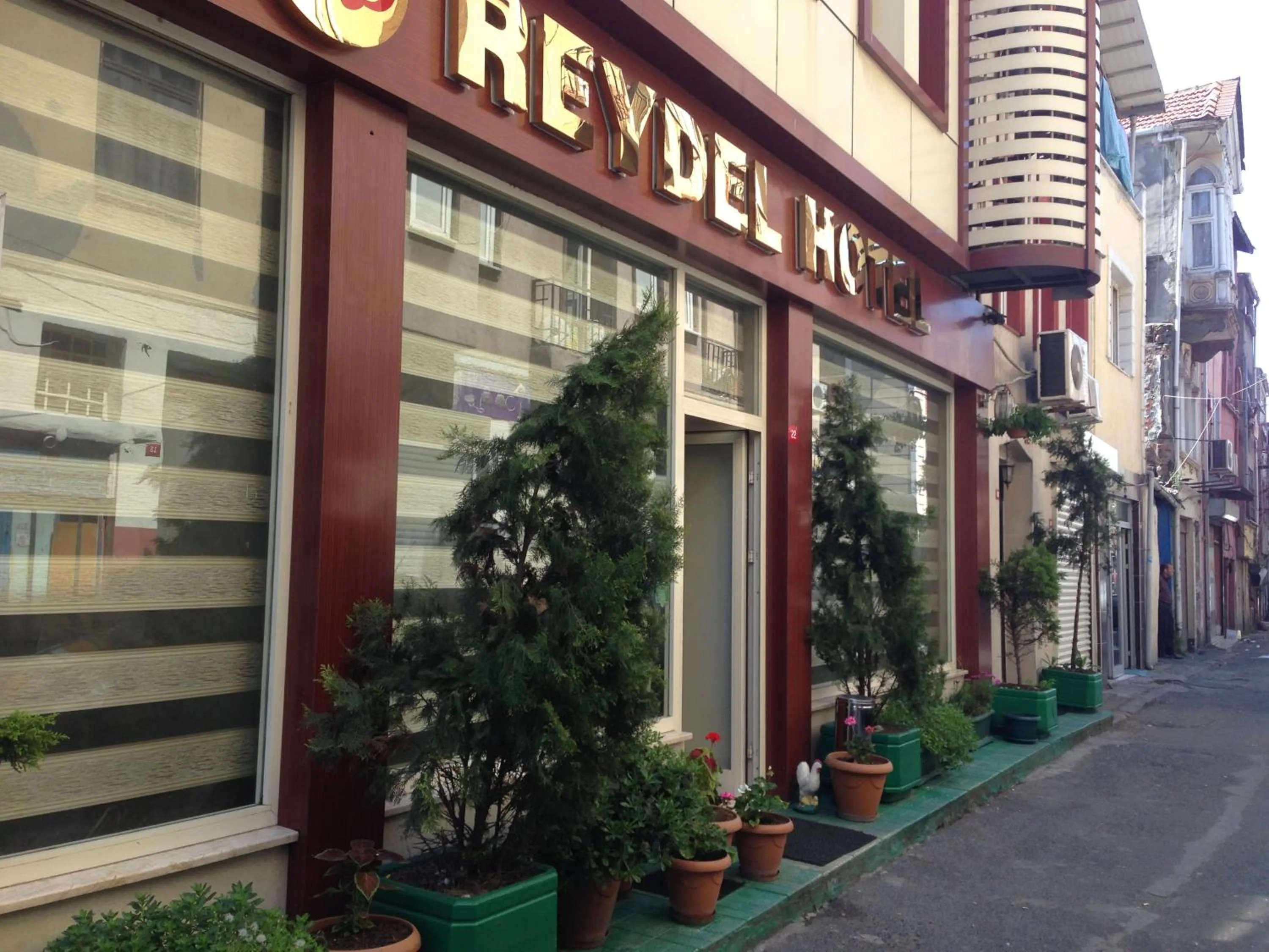 Facade/entrance in Reydel Hotel
