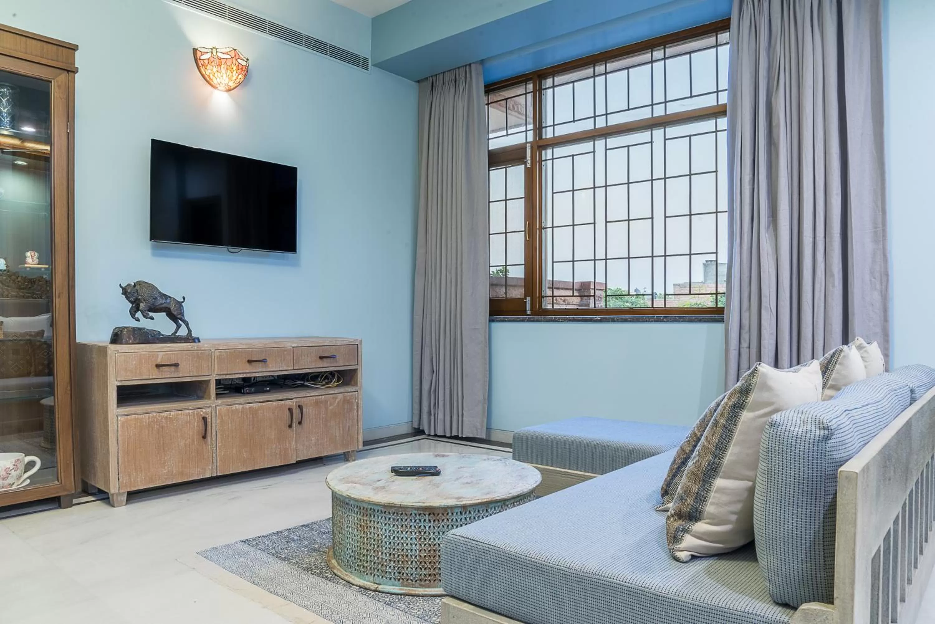 TV and multimedia in The Almond Tree