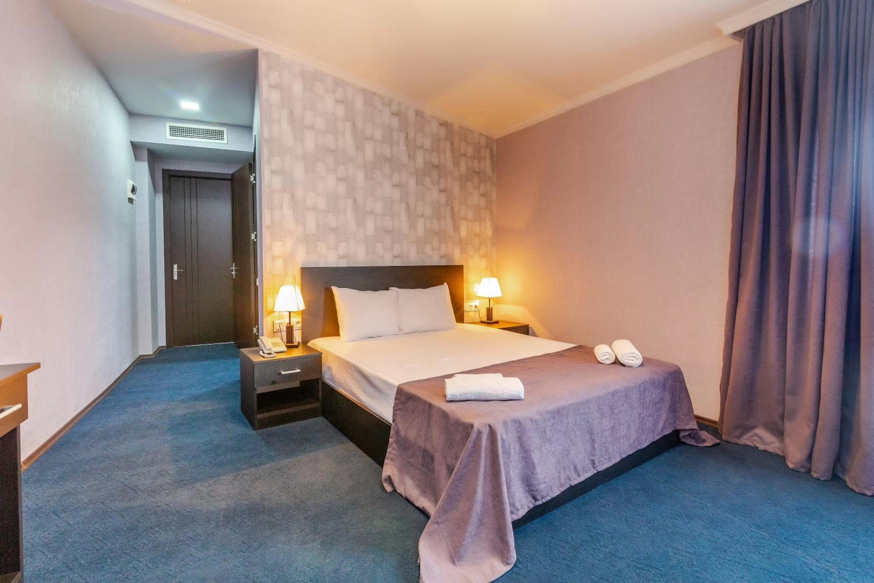 Photo of the whole room, Bed in Hotel Marlyn