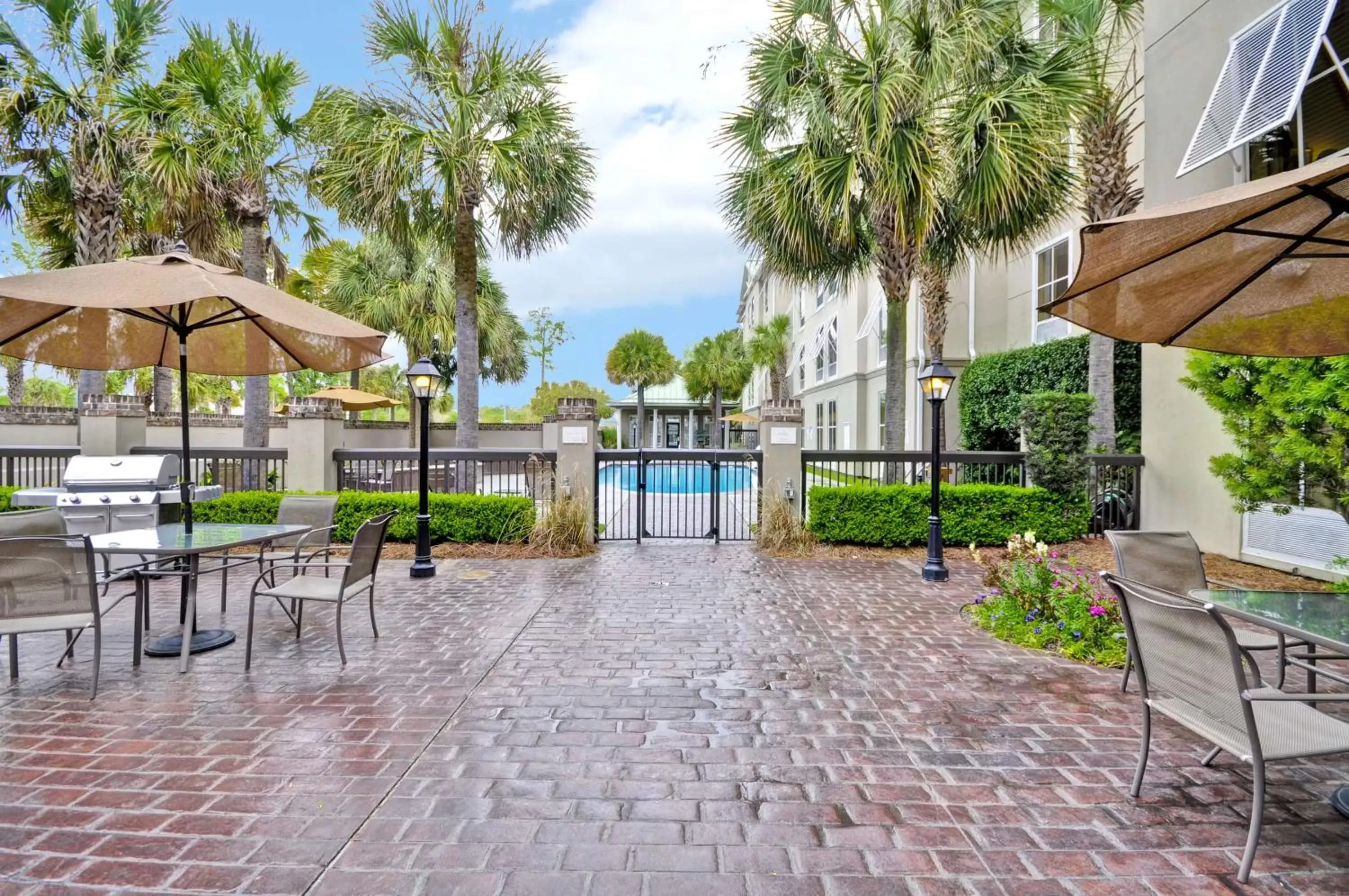 Patio, Swimming Pool in Hampton Inn & Suites Charleston-West Ashley