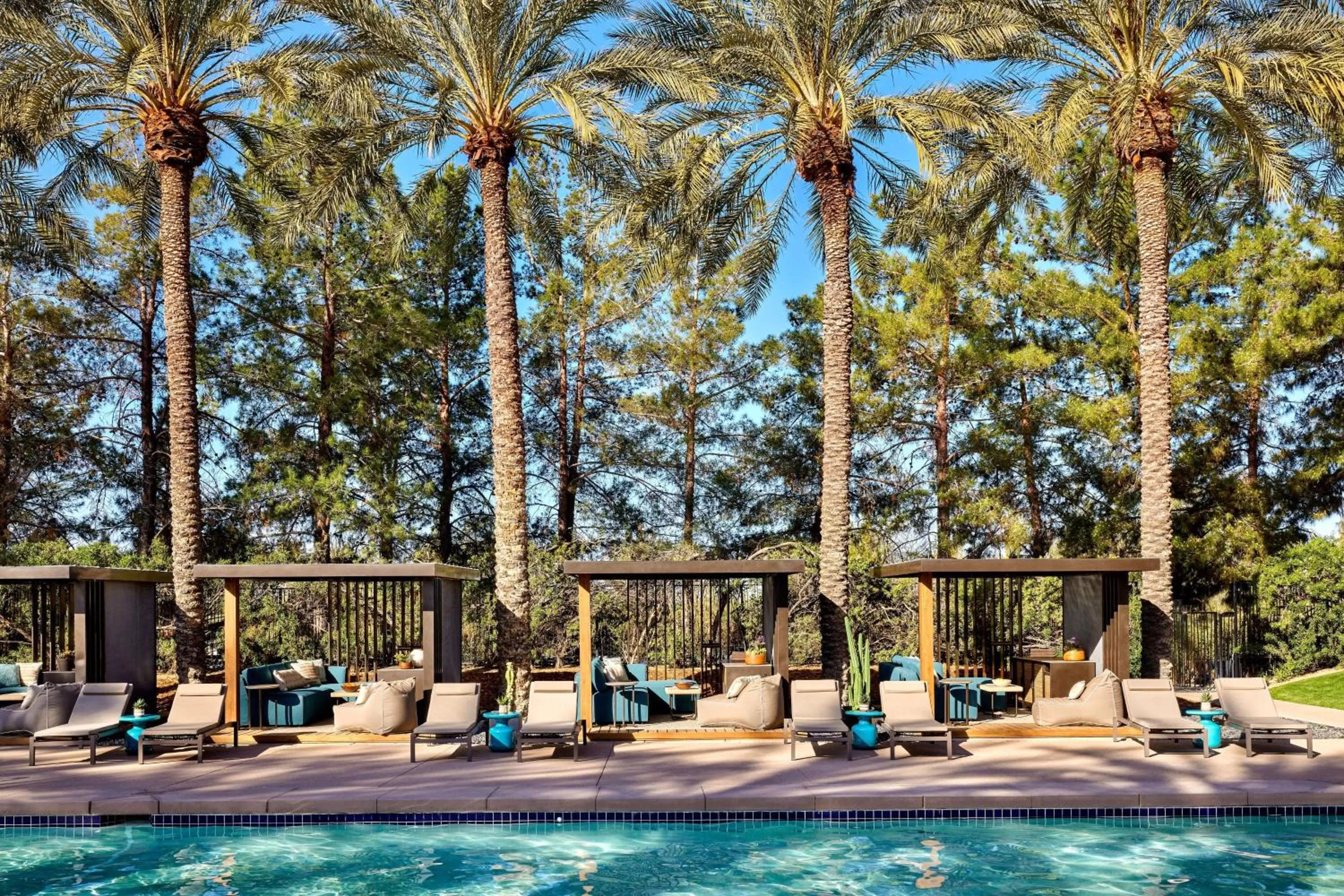 Swimming pool in JW Marriott Phoenix Desert Ridge Resort & Spa