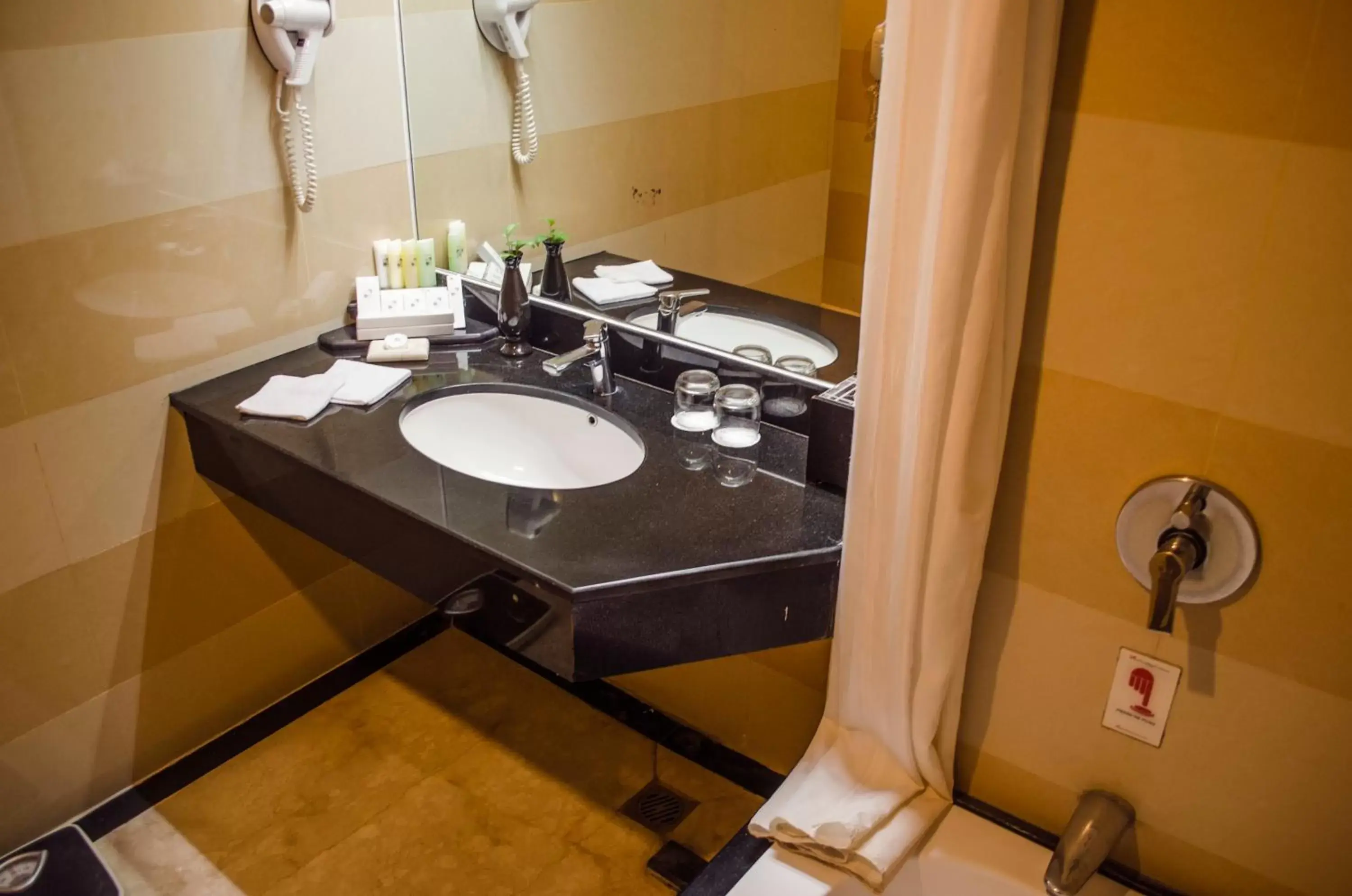 Shower, Bathroom in Swiss-Belhotel Maleosan Manado