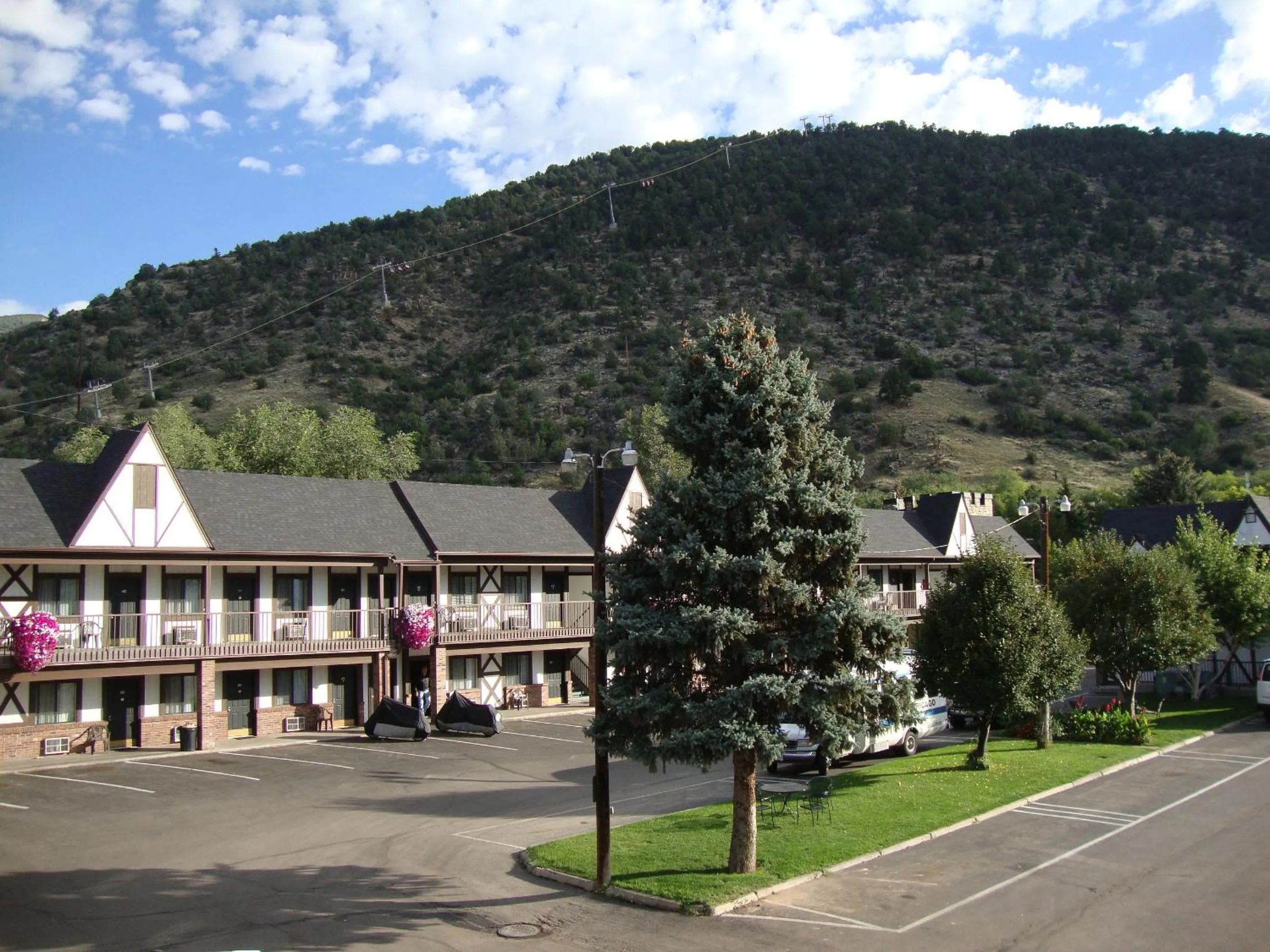 Property building in Silver Spruce Inn
