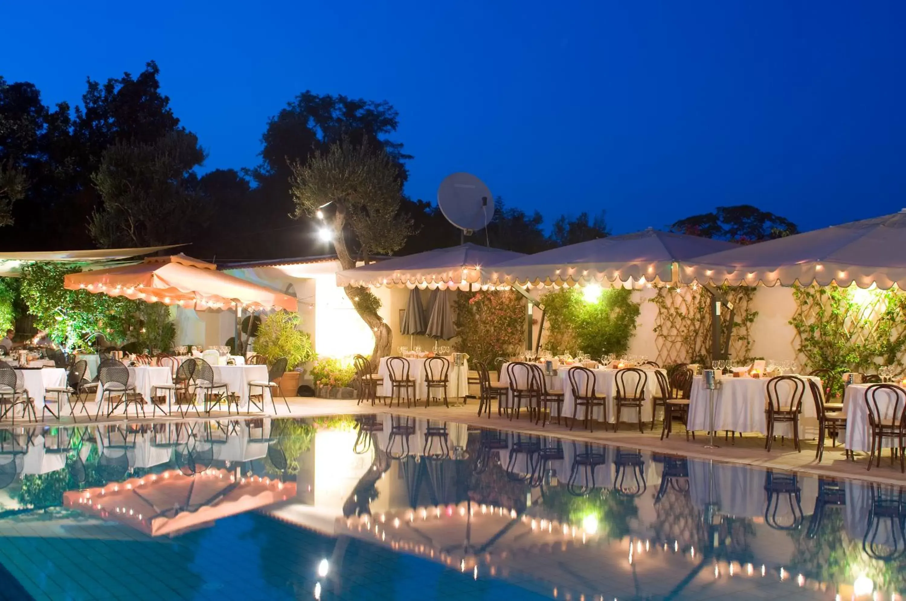 Restaurant/places to eat, Swimming Pool in Hotel Villa Durrueli Resort & Spa