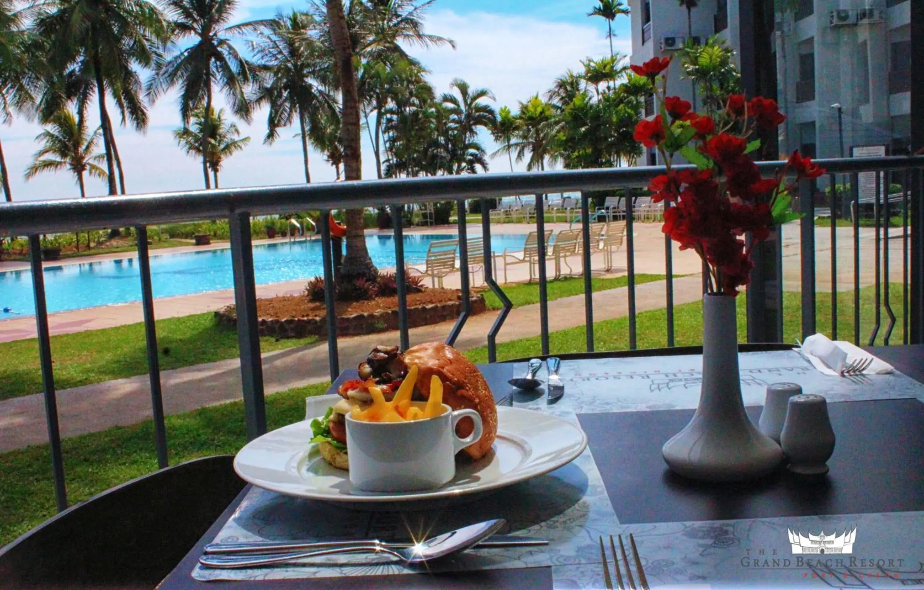 Restaurant/places to eat, Pool View in The Grand Beach Resort