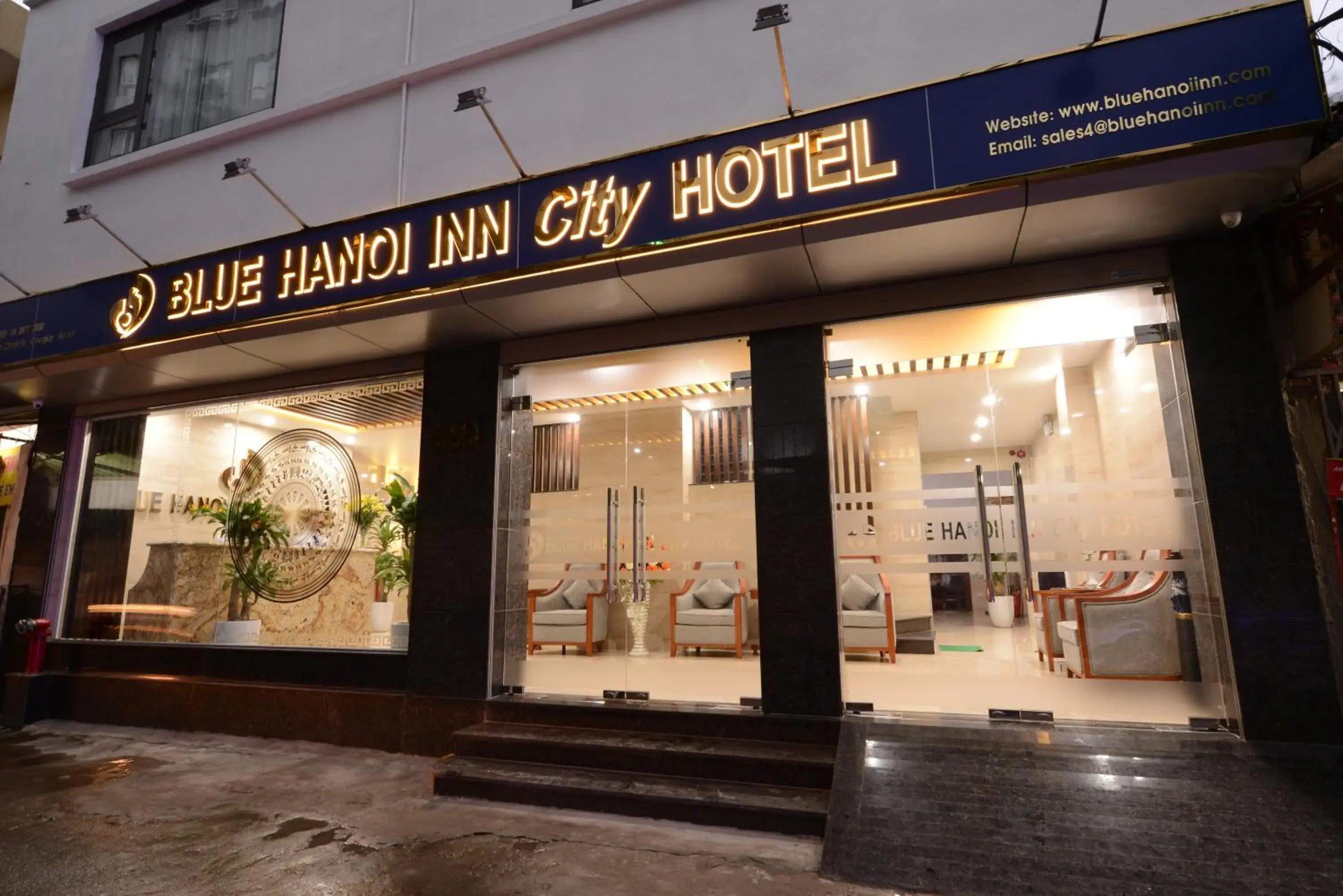 Facade/entrance in Blue Hanoi Inn City Hotel