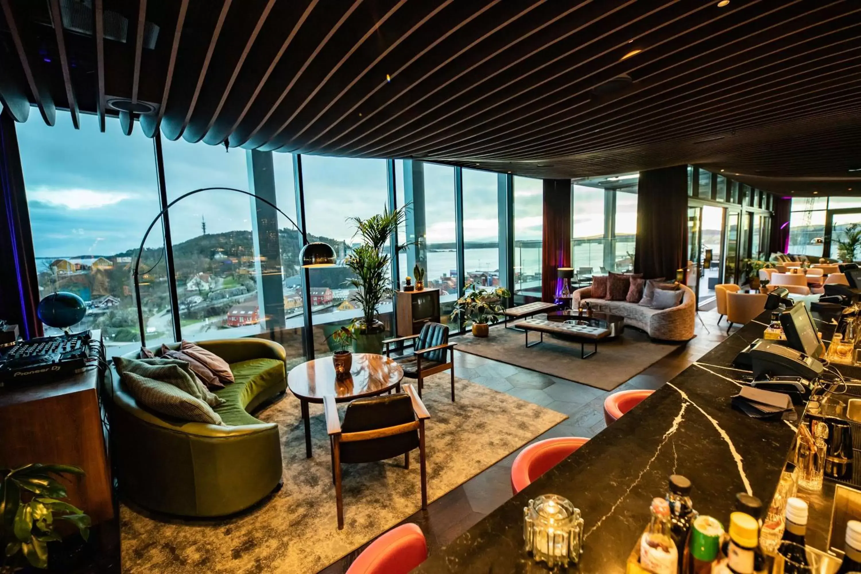 Lounge or bar in Radisson Blu Caledonien Hotel, Kristiansand