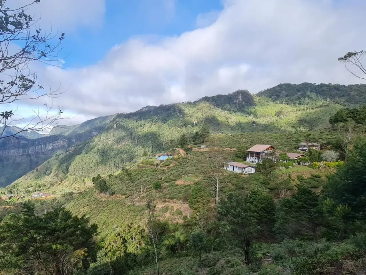 Mountain View in Hill Safari Eco Lodge