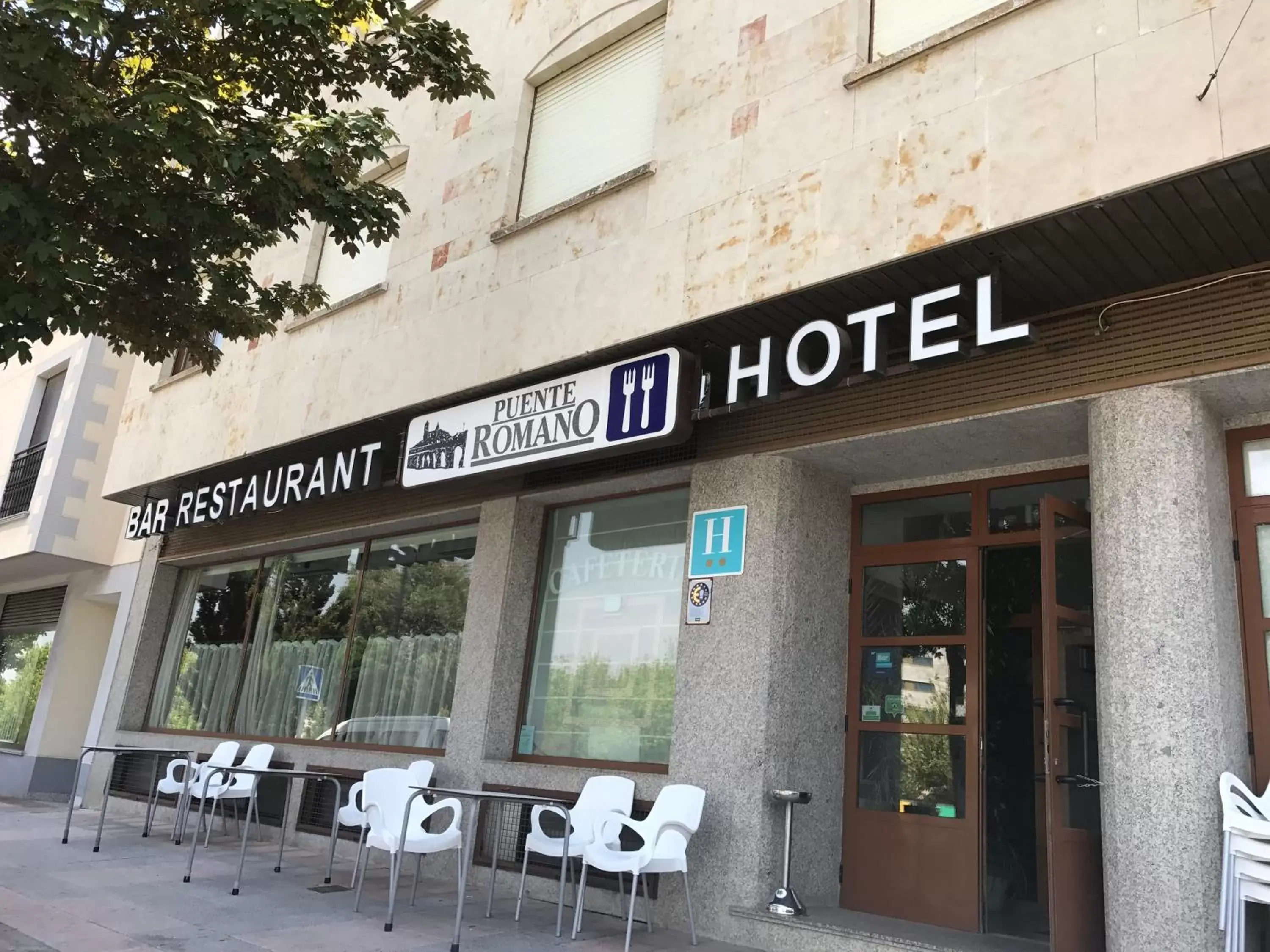 Facade/entrance in Hotel Nobis Salamanca