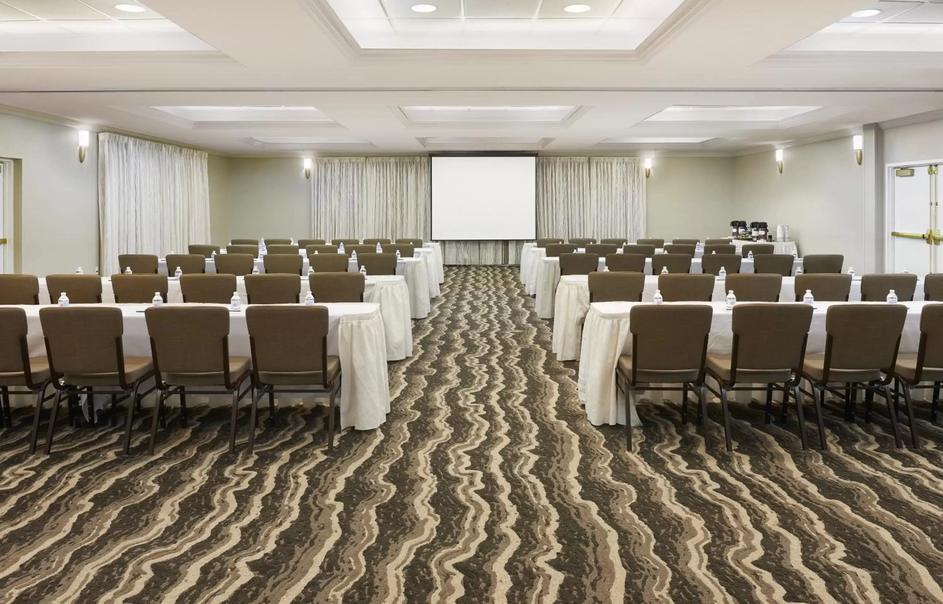 Meeting/conference room in Staybridge Suites Orlando South, an IHG Hotel