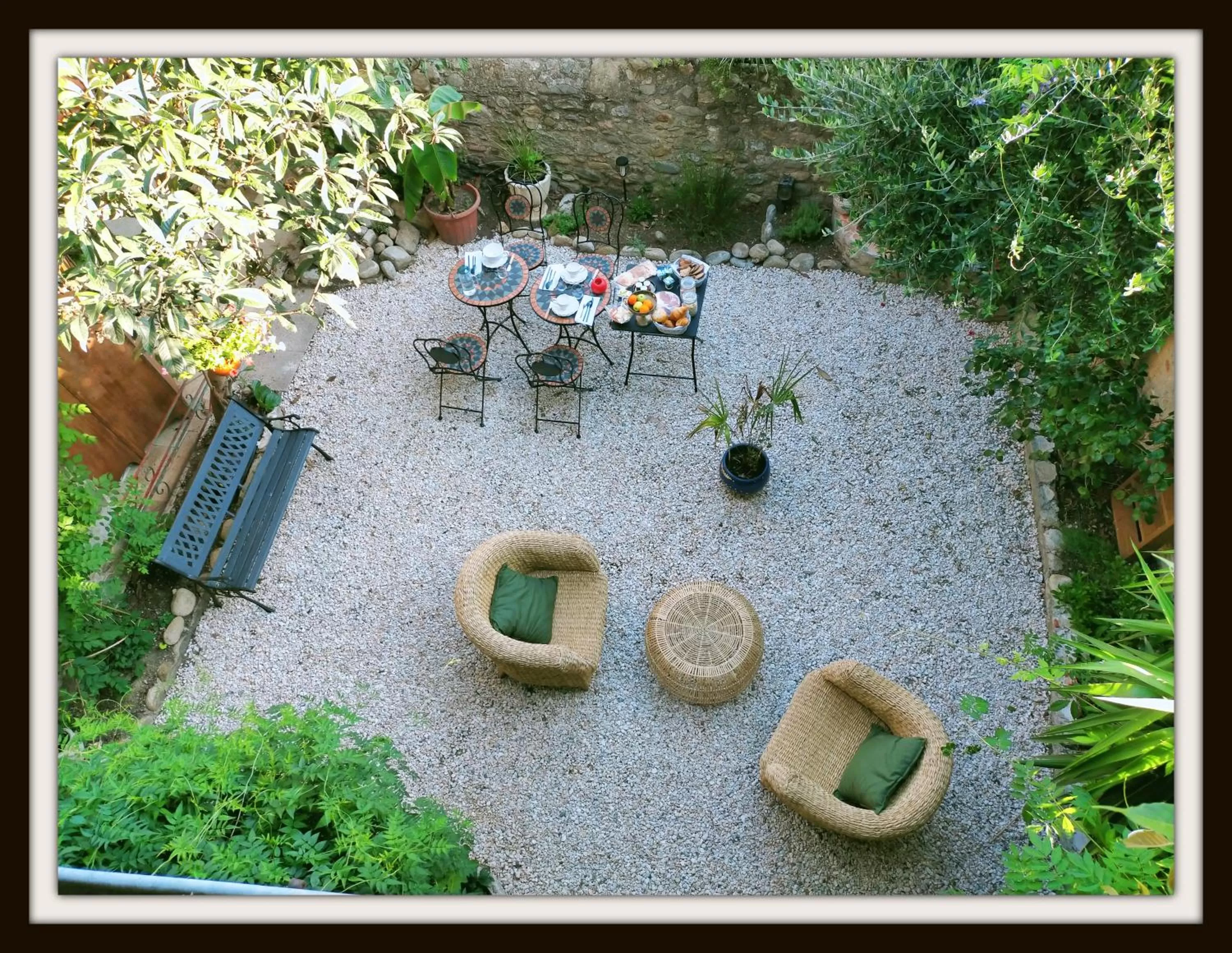Garden in La Belle D'Âme - Guest House