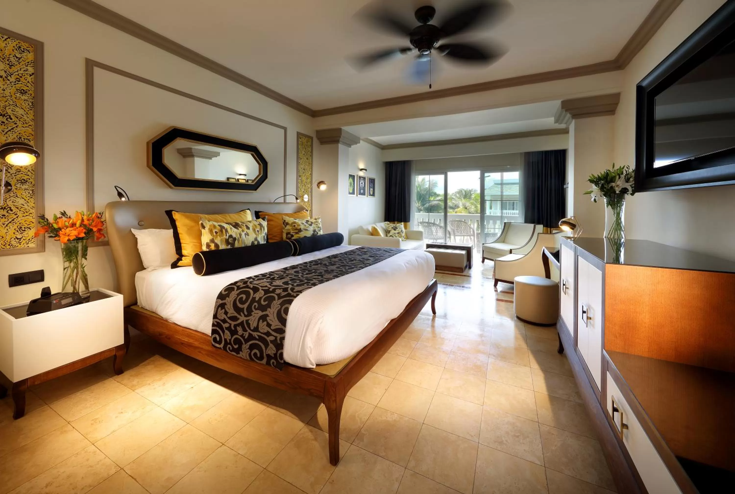 Bedroom, Bed in Grand Palladium Lady Hamilton Resort & Spa - All Inclusive